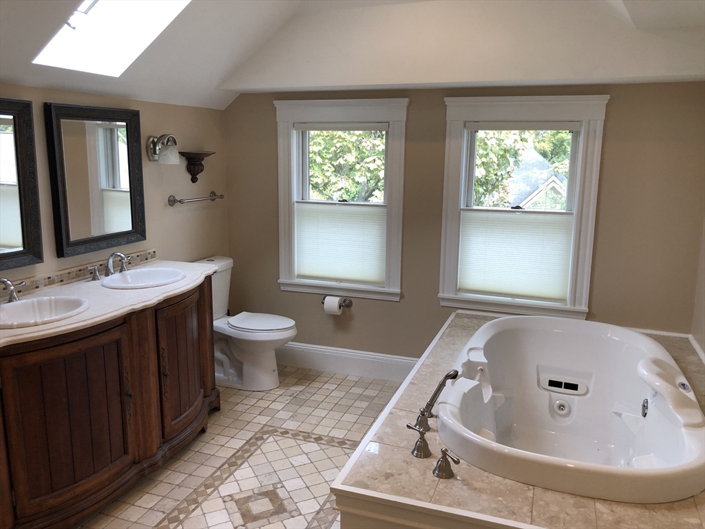 36 Gerald Rd # 3