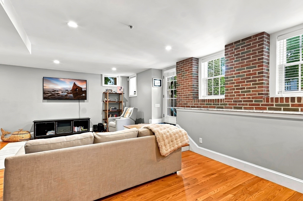 221 Worcester Lane # 6