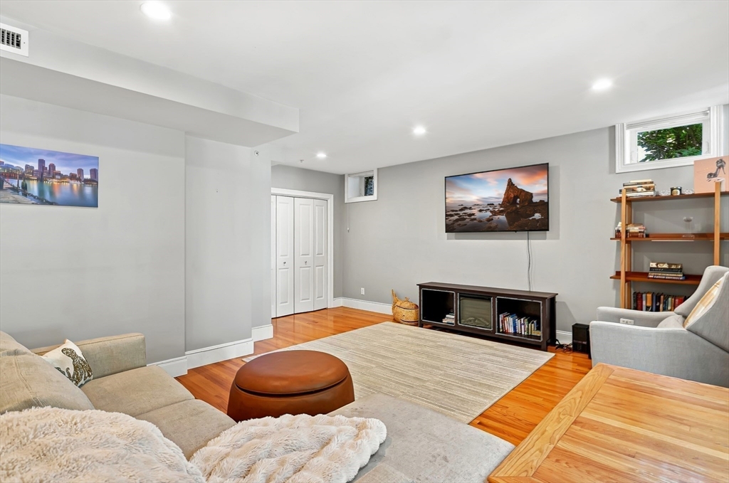 221 Worcester Lane # 6