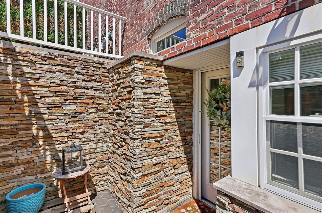 221 Worcester Lane # 6