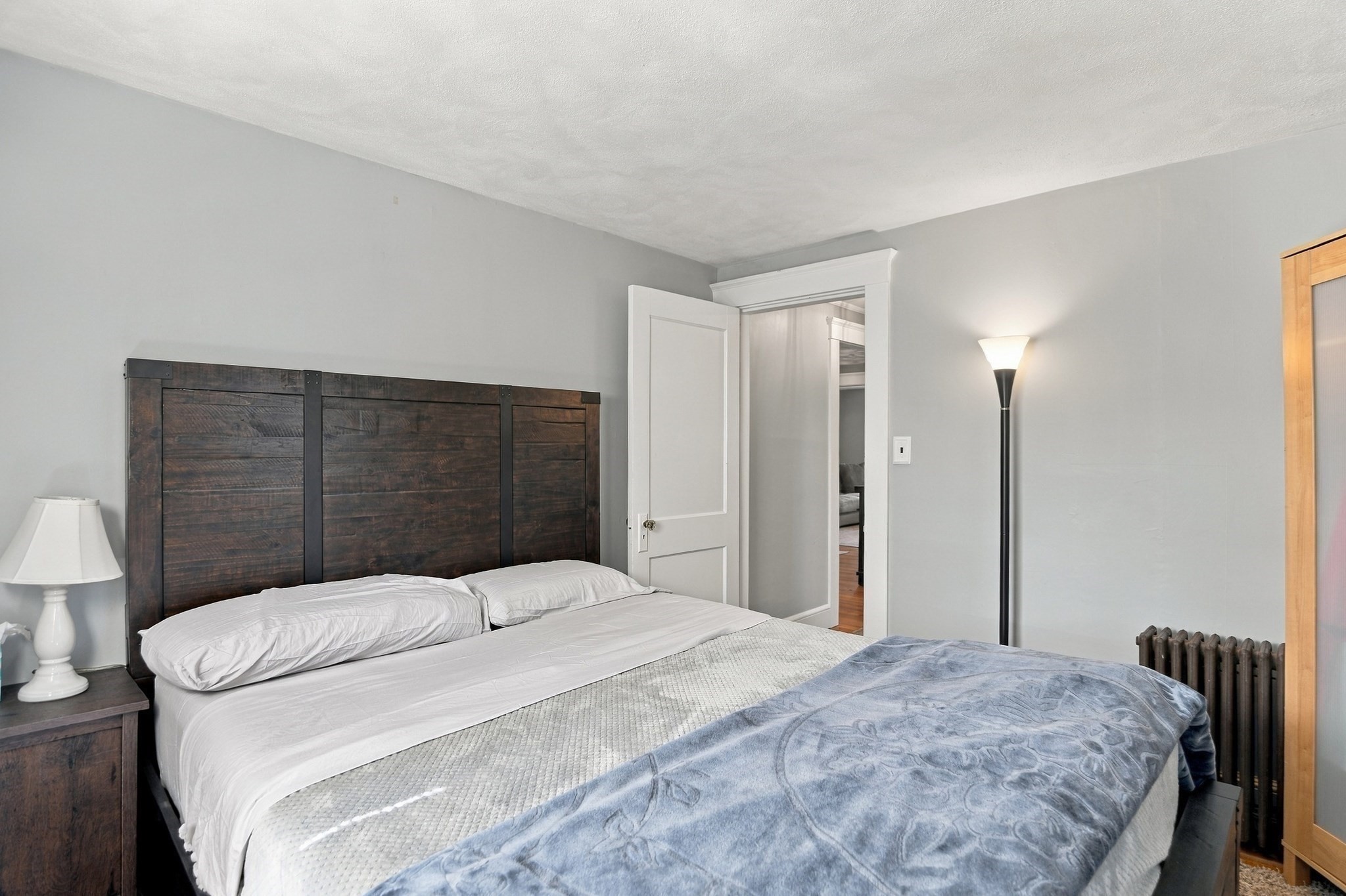 7 Bee Street # B