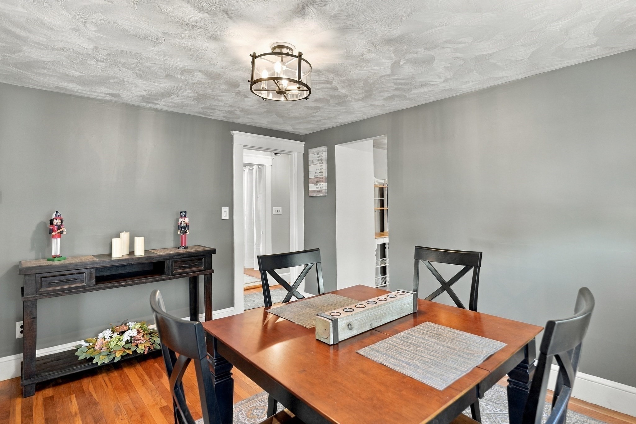 7 Bee Street # B
