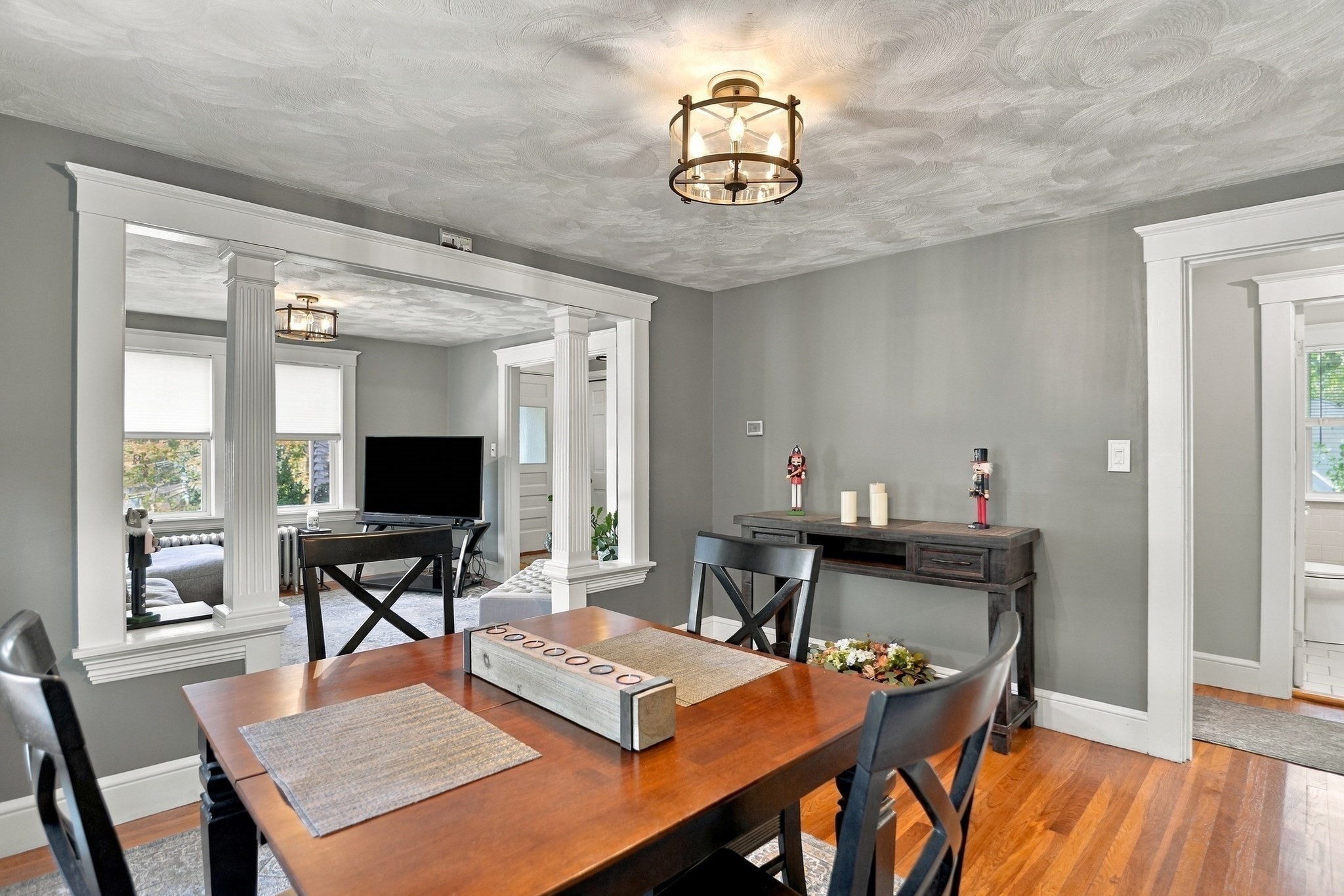 7 Bee Street # B