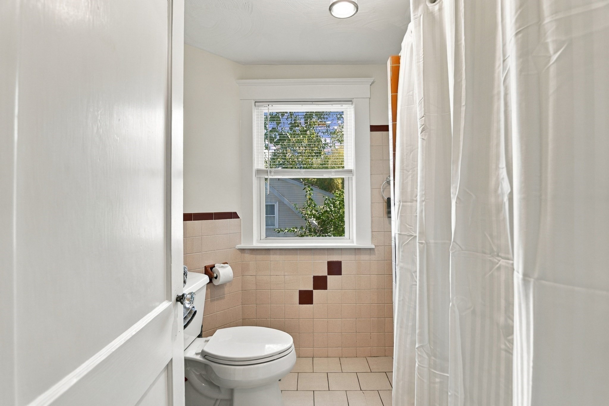 7 Bee Street # B