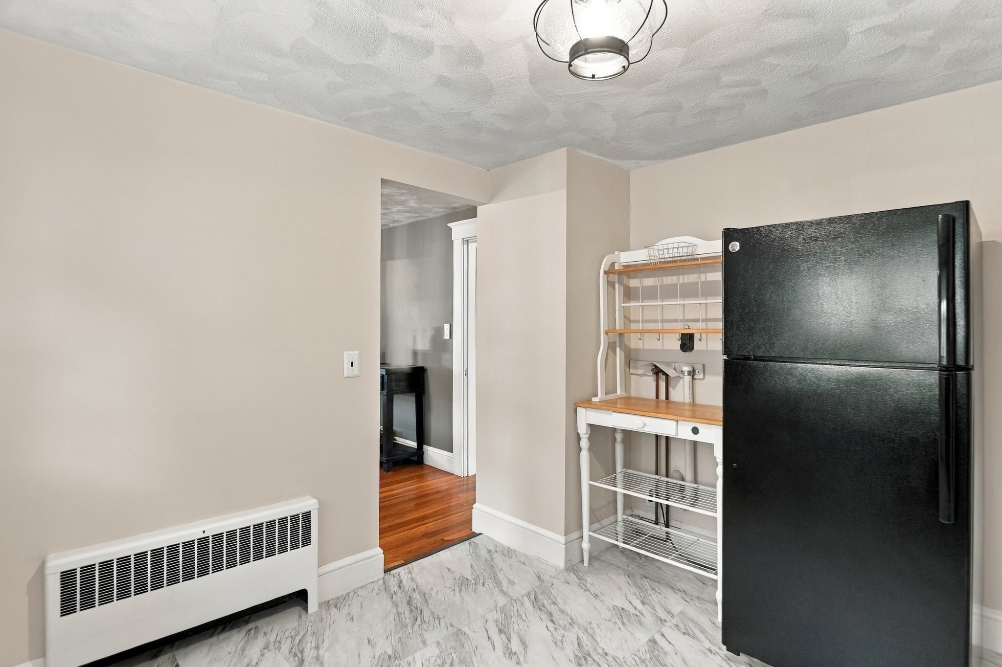7 Bee Street # B