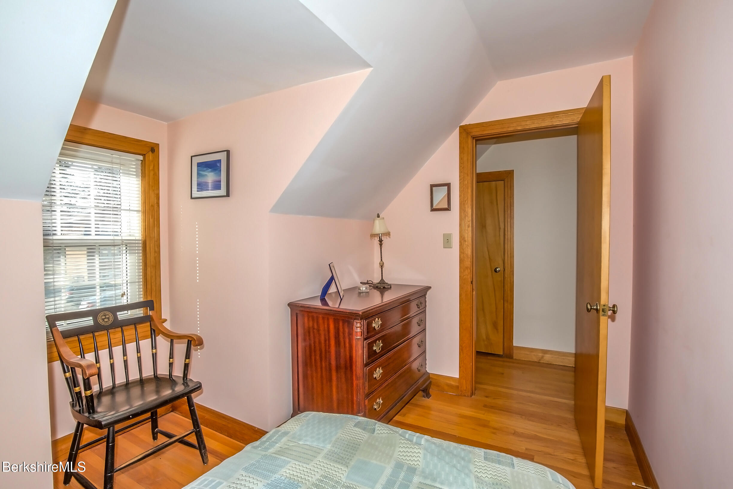 6 Margerie St