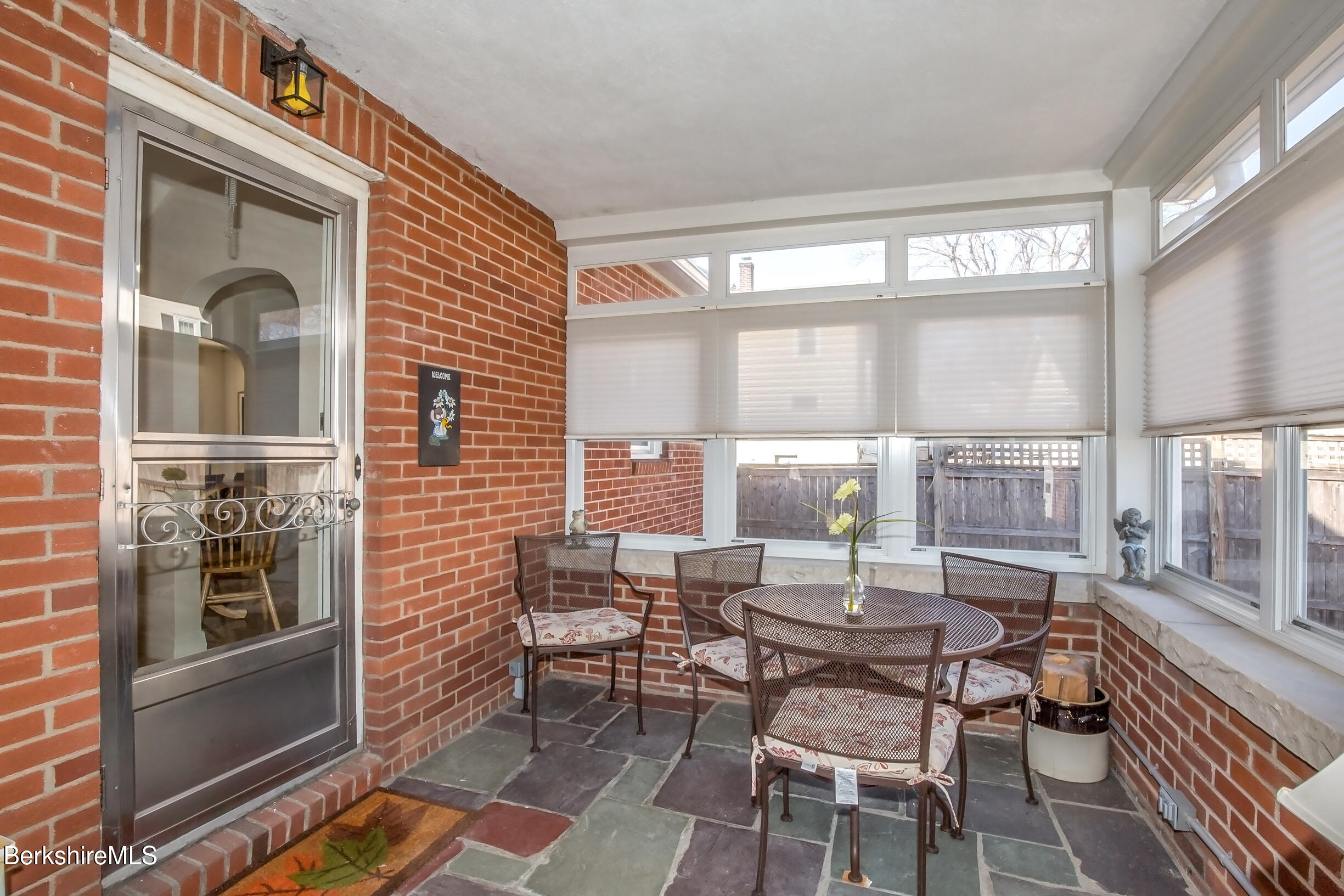 6 Margerie St