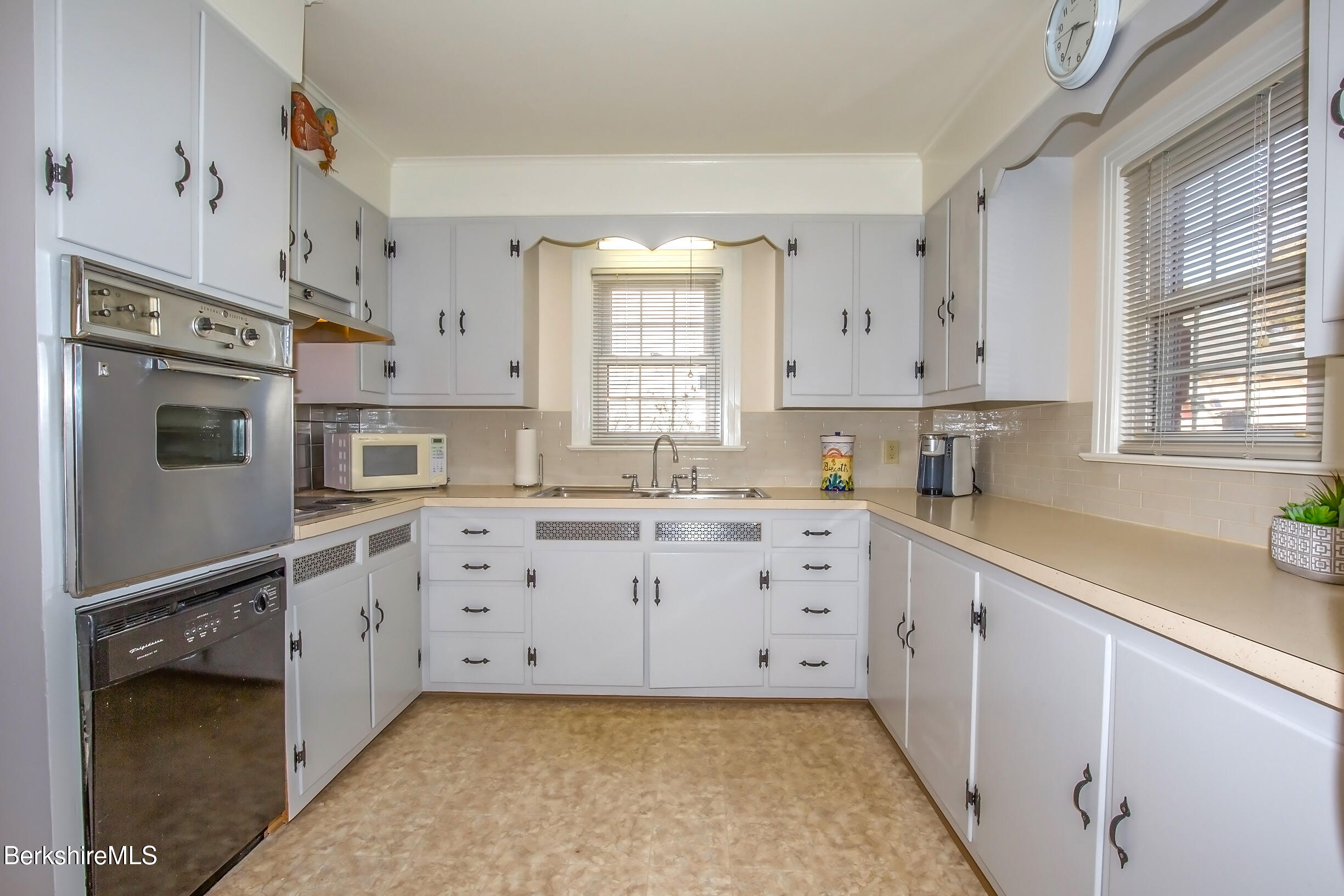 6 Margerie St