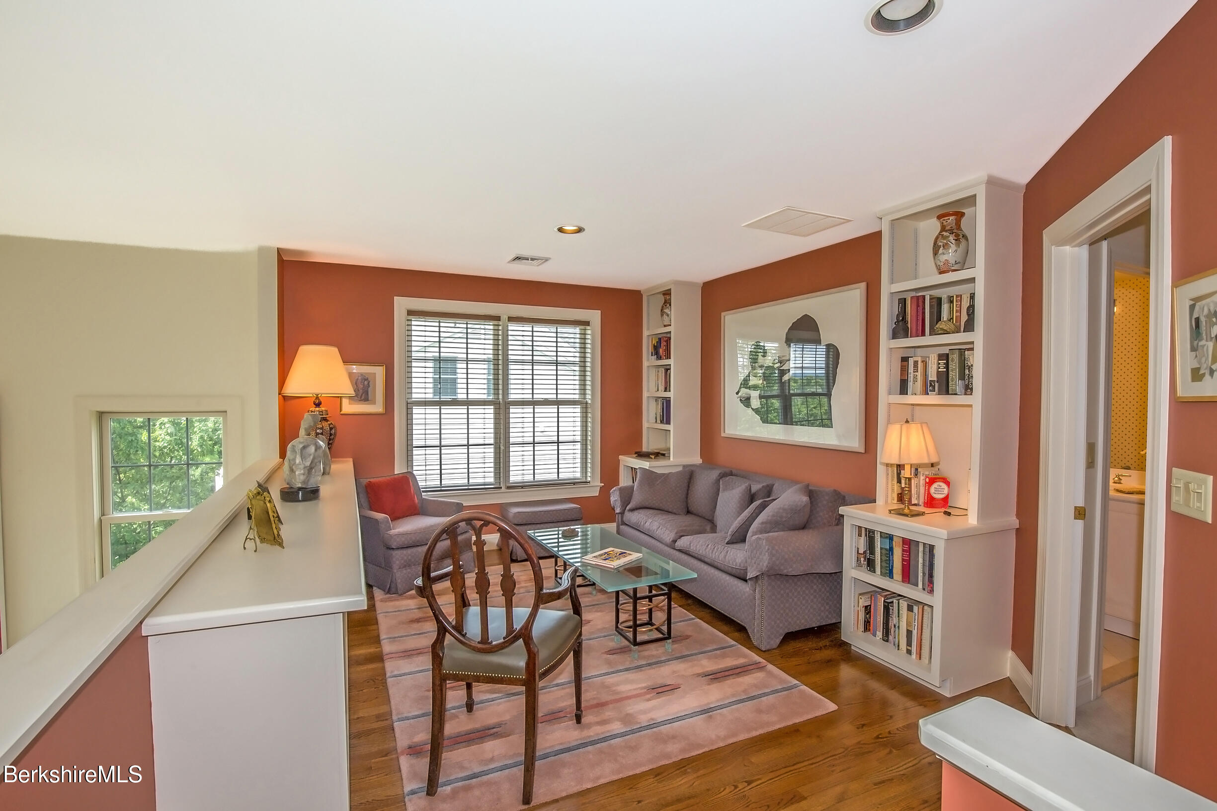 11 Blossom Hill, 11