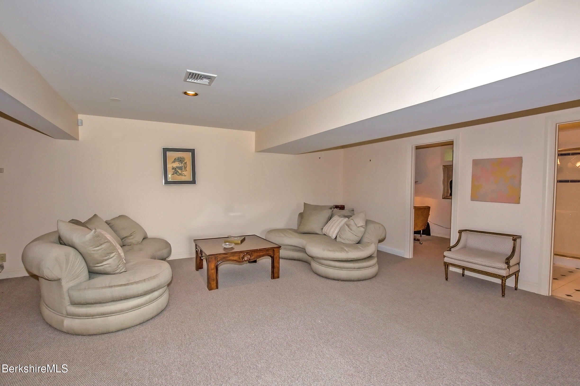 11 Blossom Hill