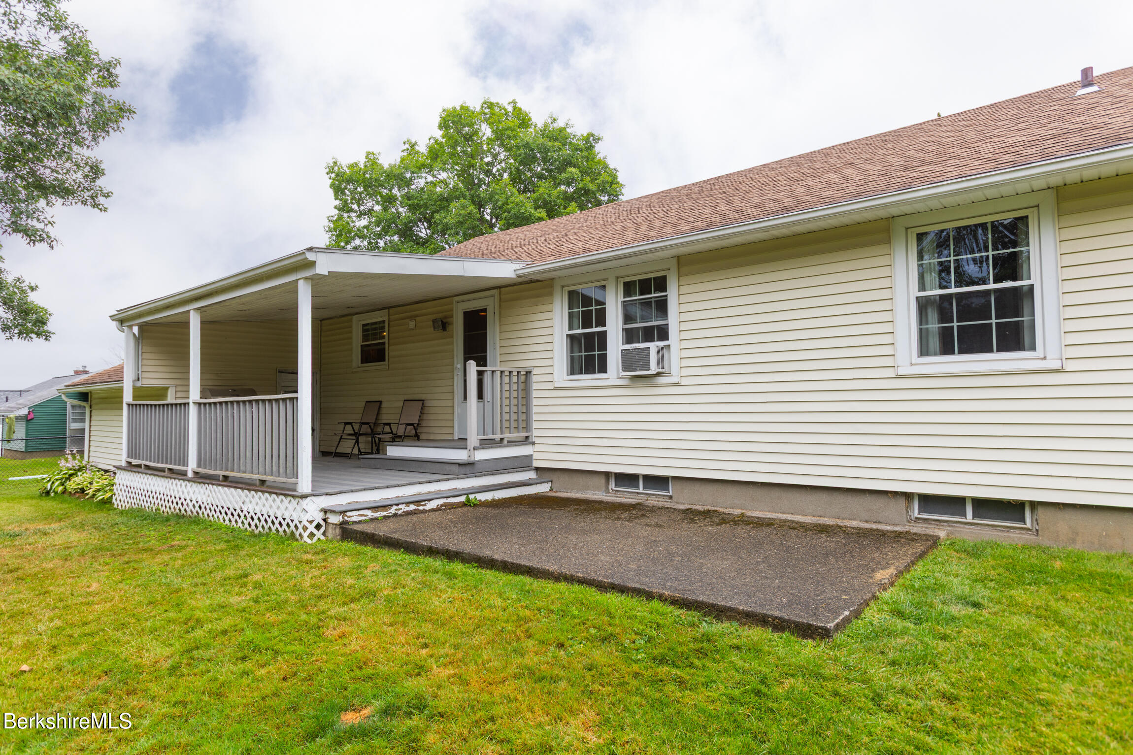 64 Donna Ave