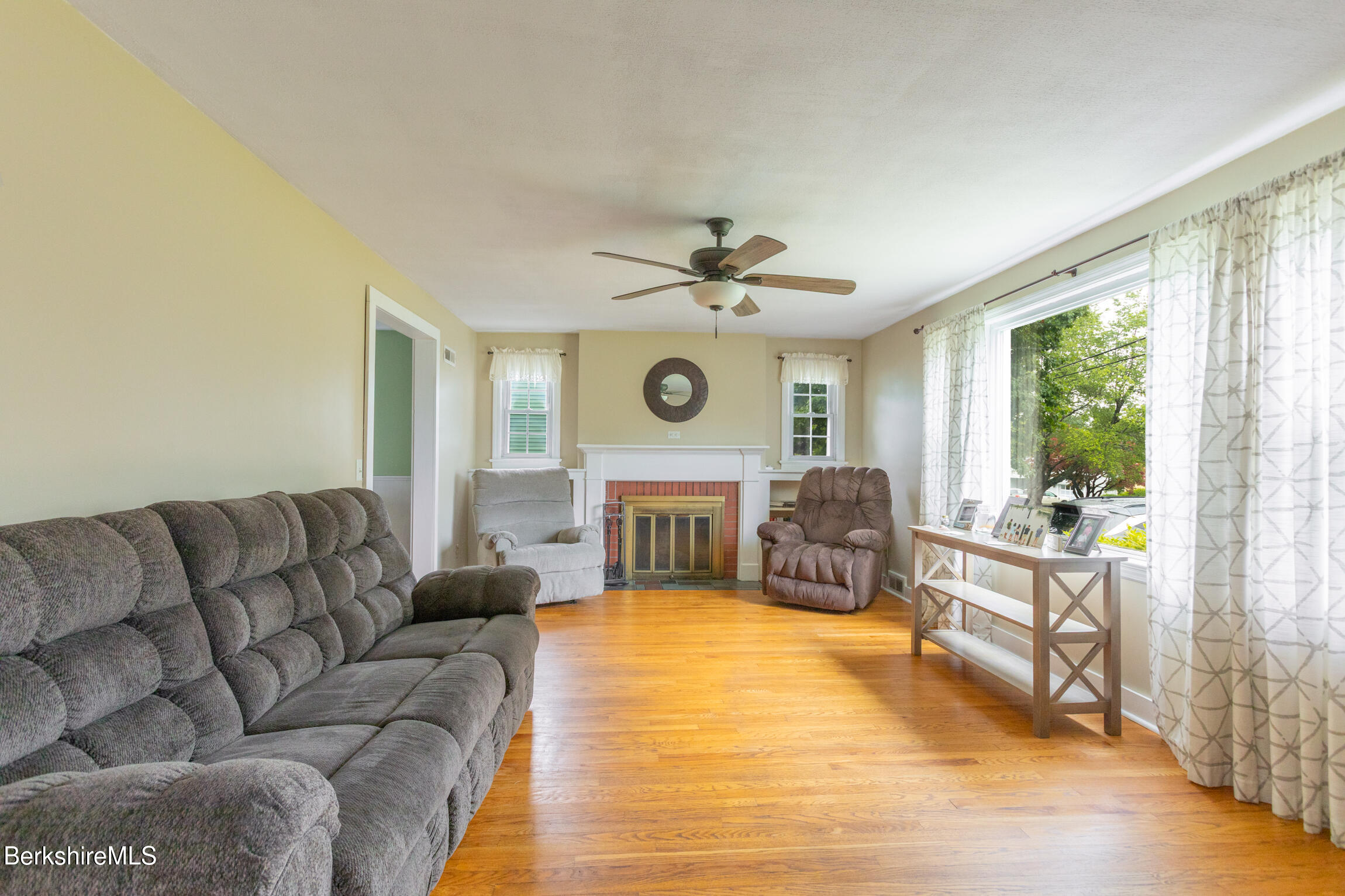64 Donna Ave