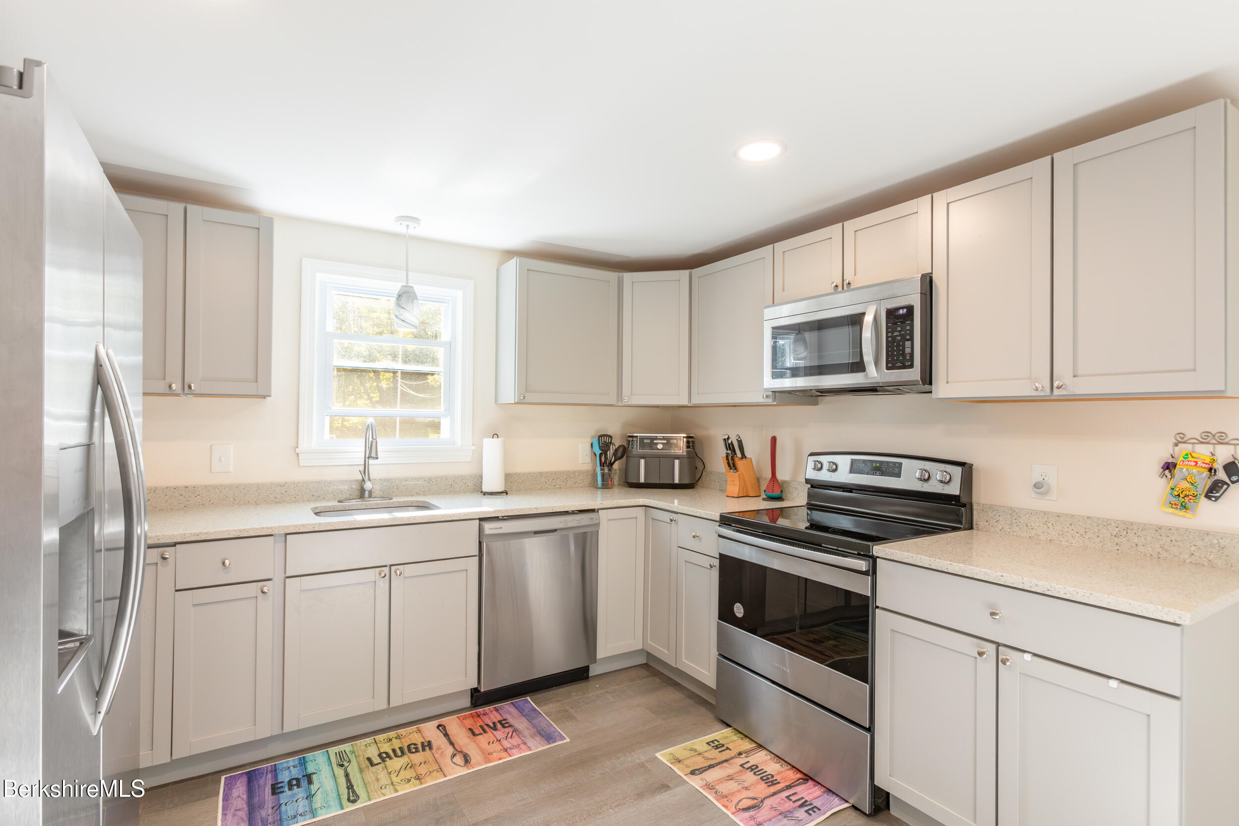 40 Curran Rd