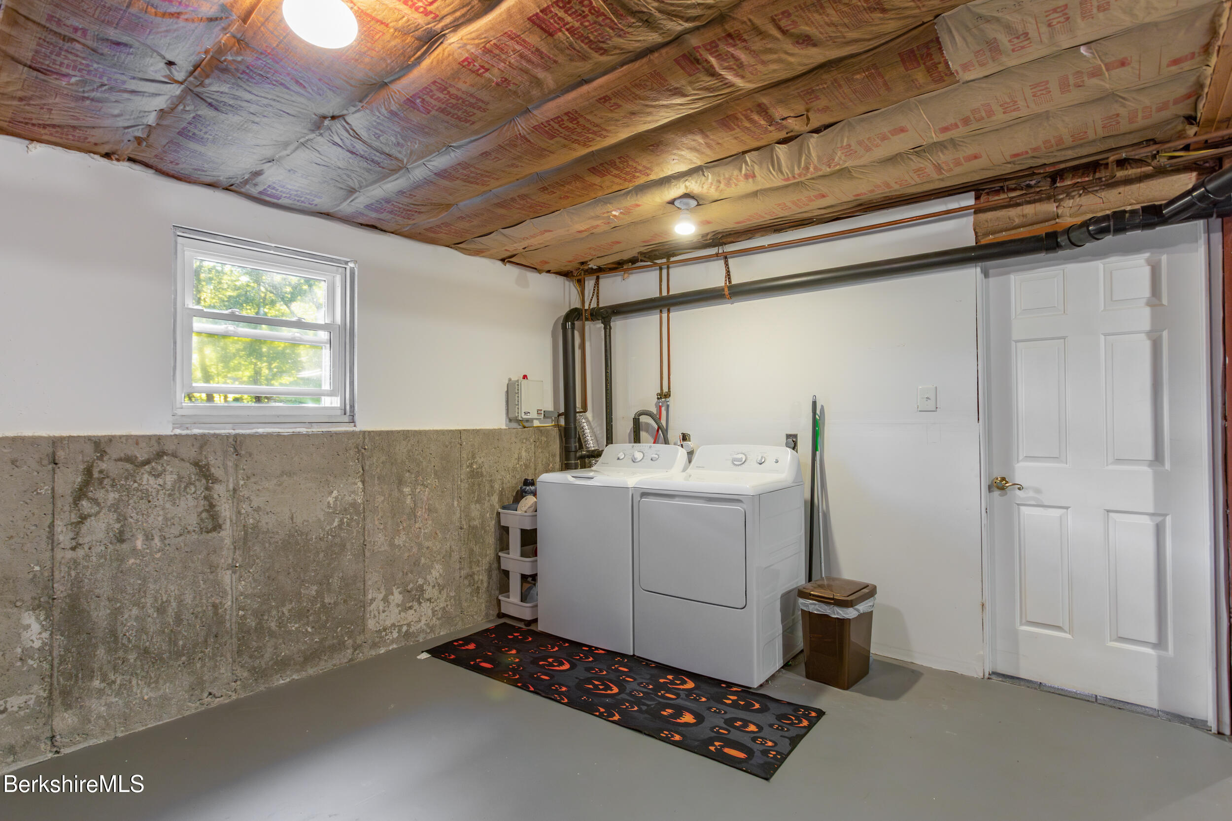 40 Curran Rd