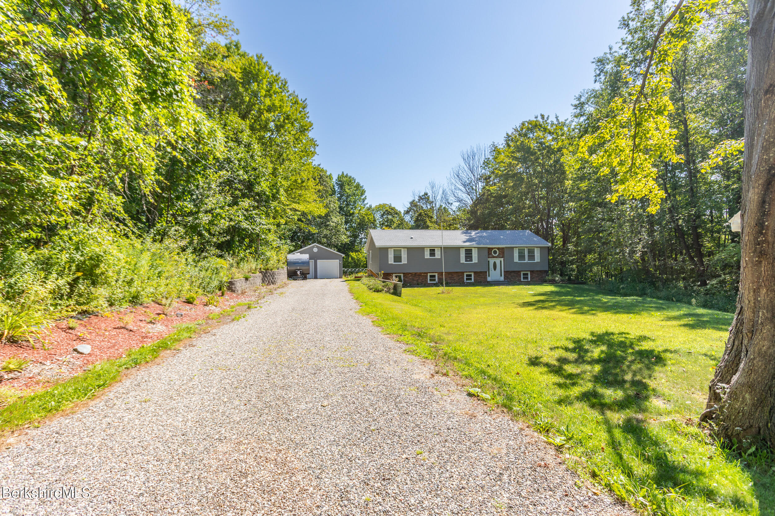 40 Curran Rd