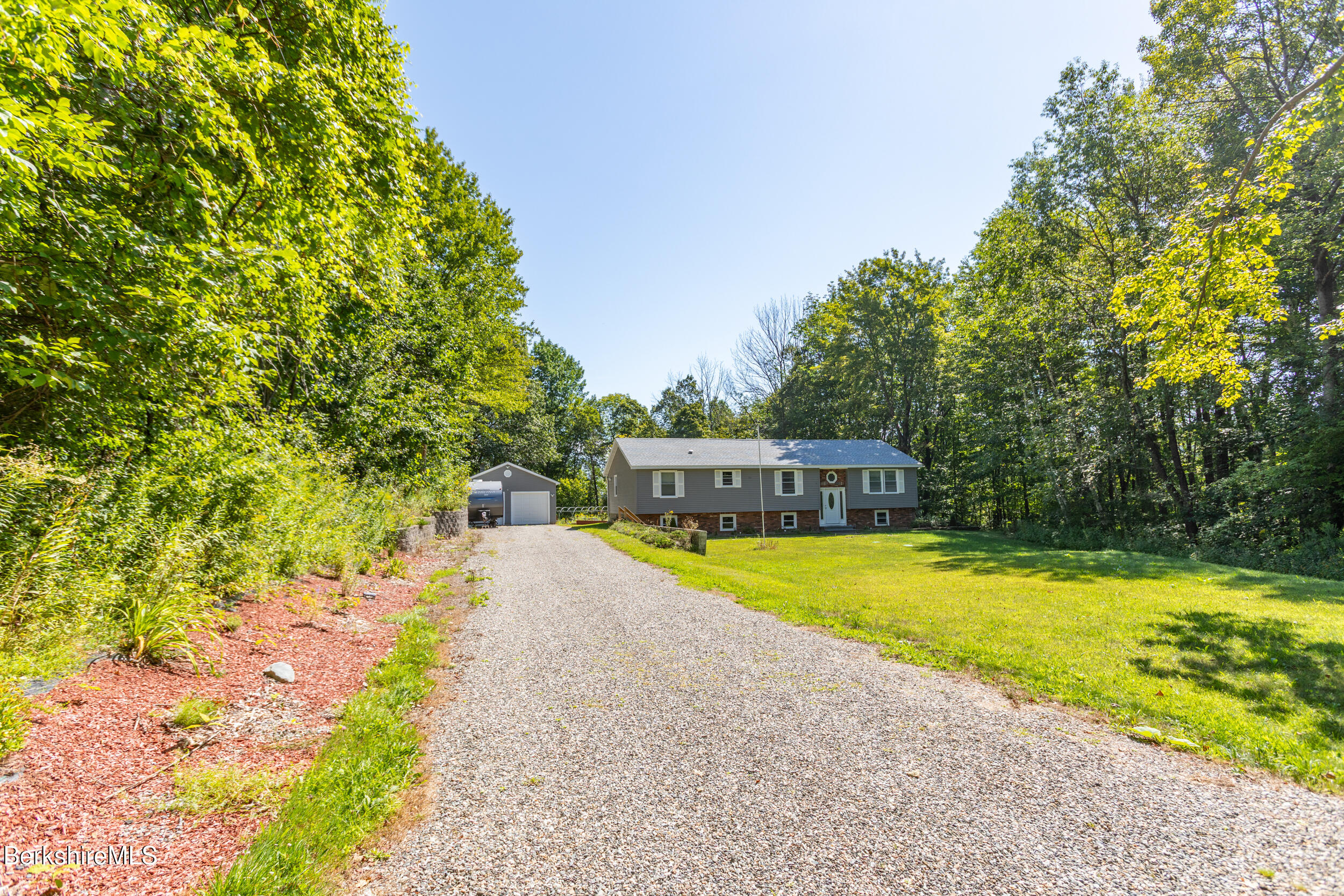 40 Curran Rd