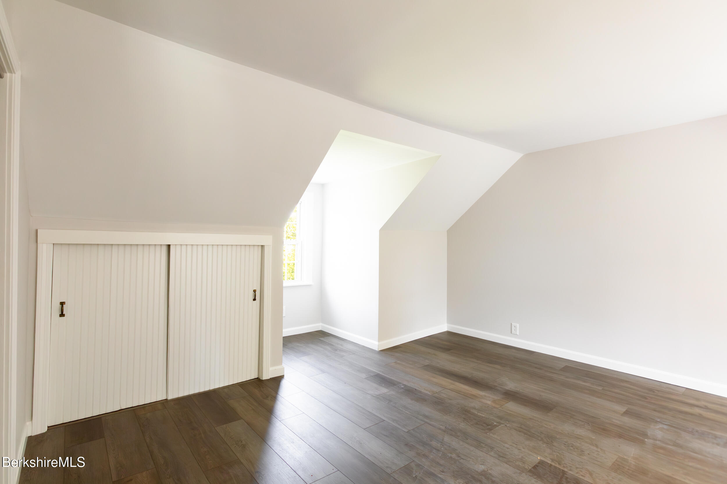 382 Maple St