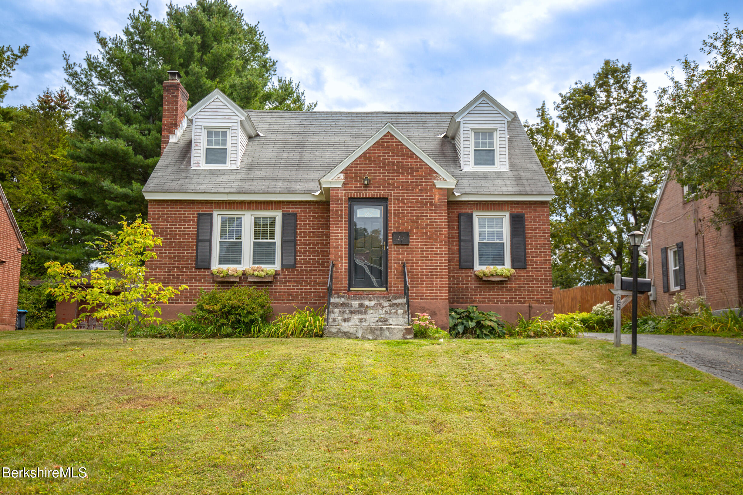 25 Putnam Ave