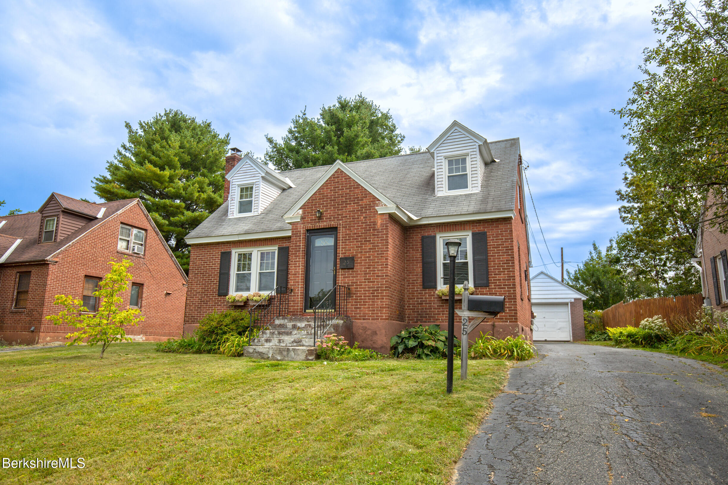 25 Putnam Ave