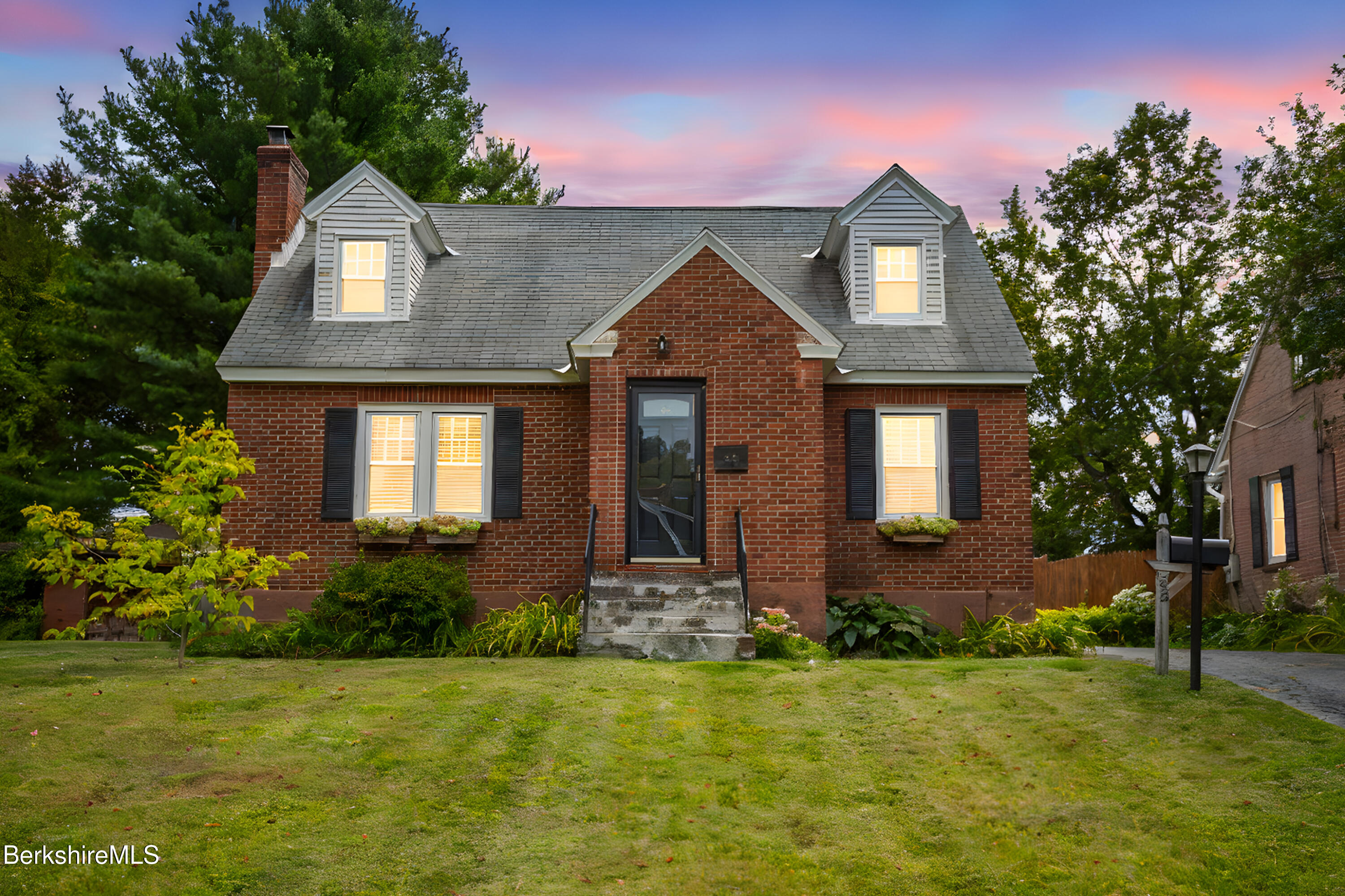 25 Putnam Ave