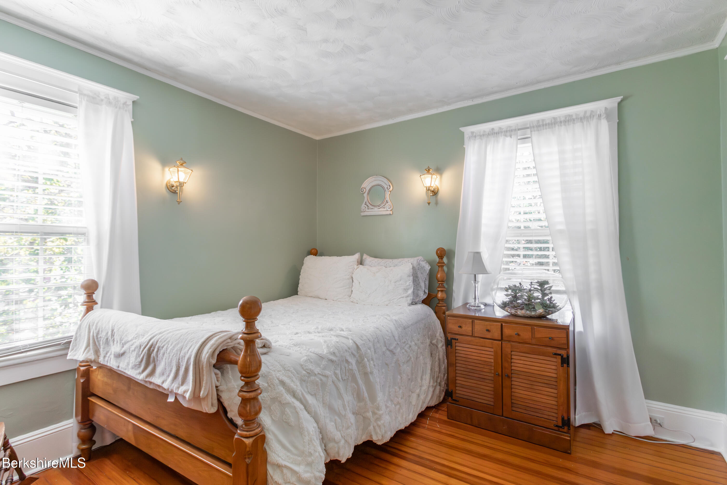100 Northumberland Rd, Pittsfield