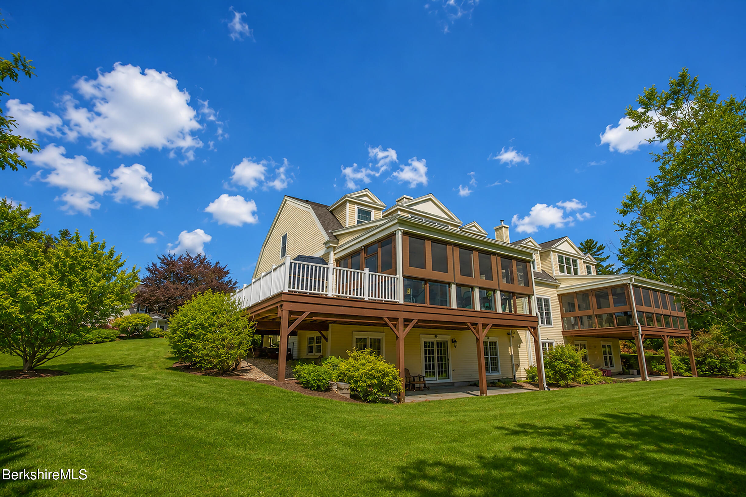 9 October Hill Dr