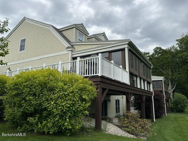9 October Hill Dr