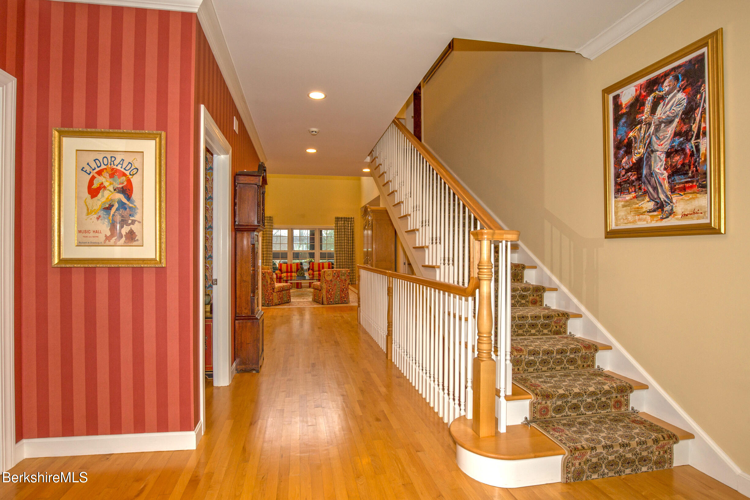 9 October Hill Dr