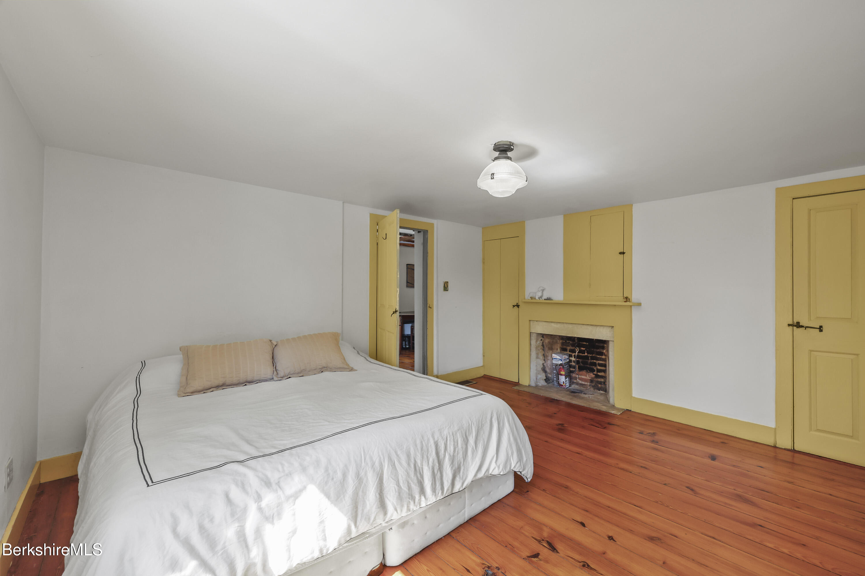 276 Great Barrington Rd