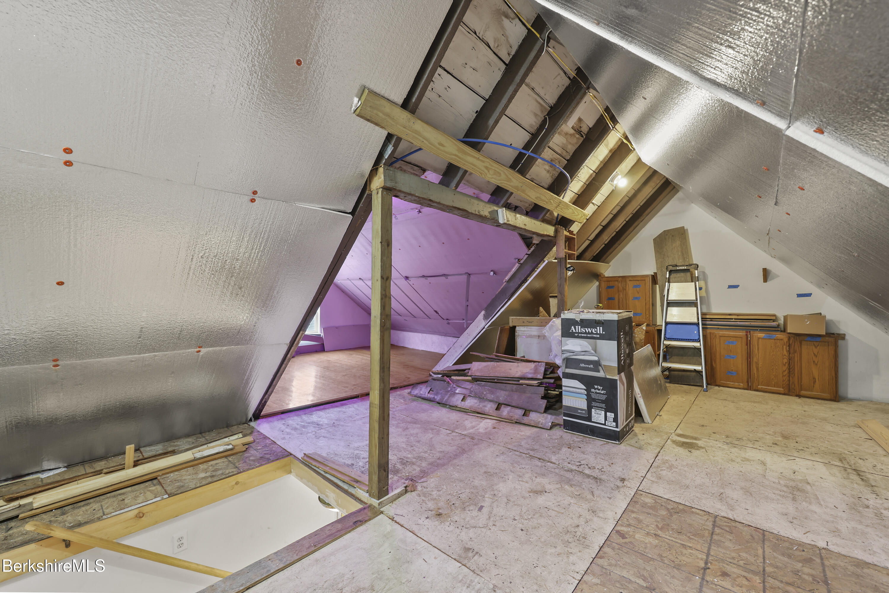 8 Duggan St