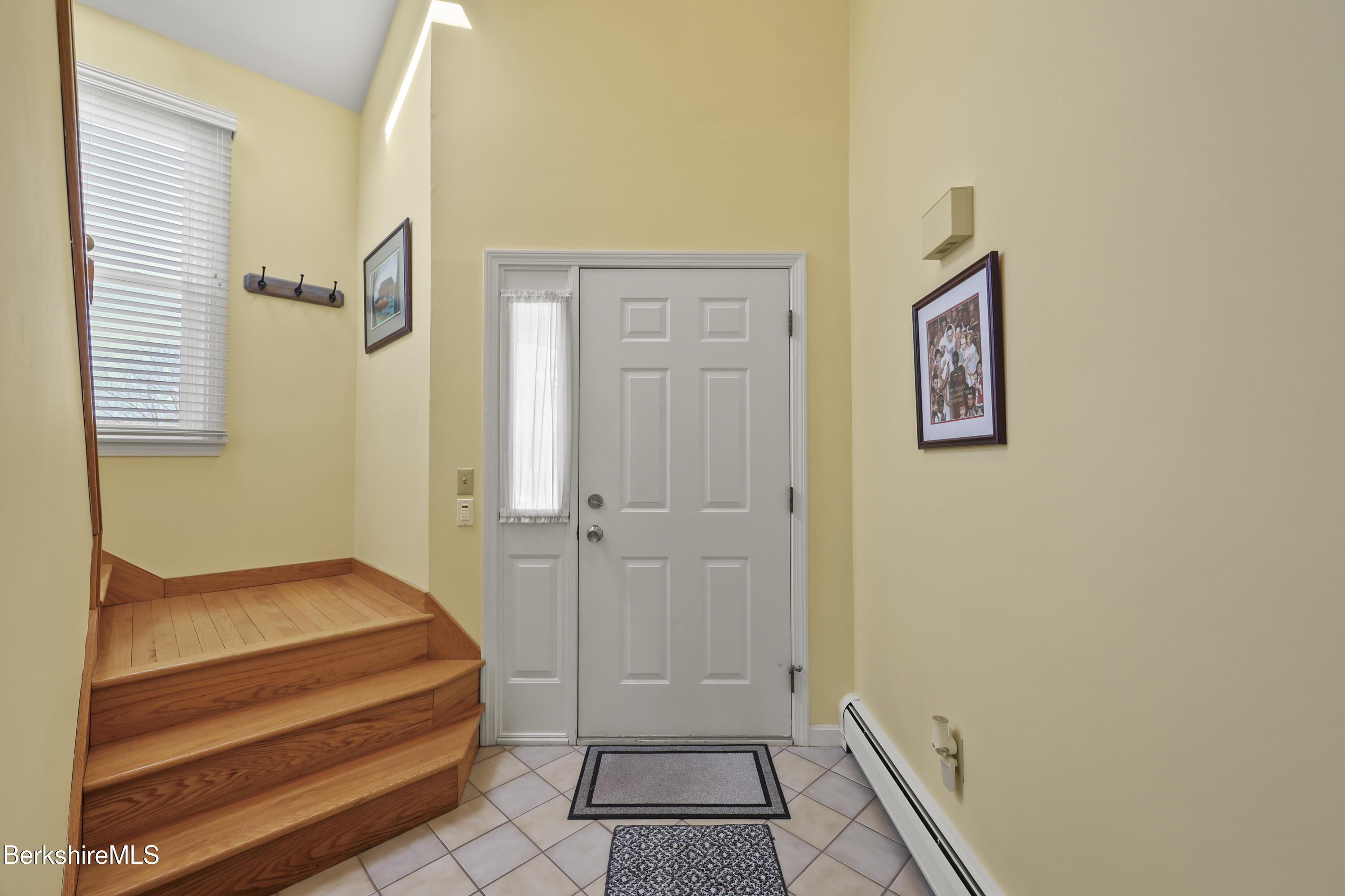 33 Walden Ln