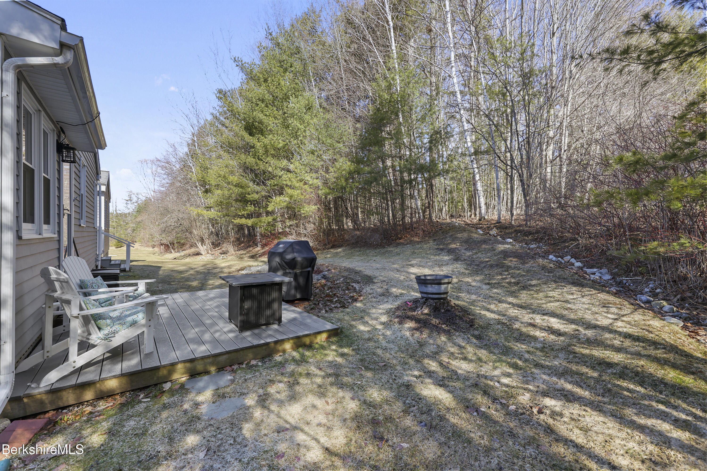 33 Walden Ln