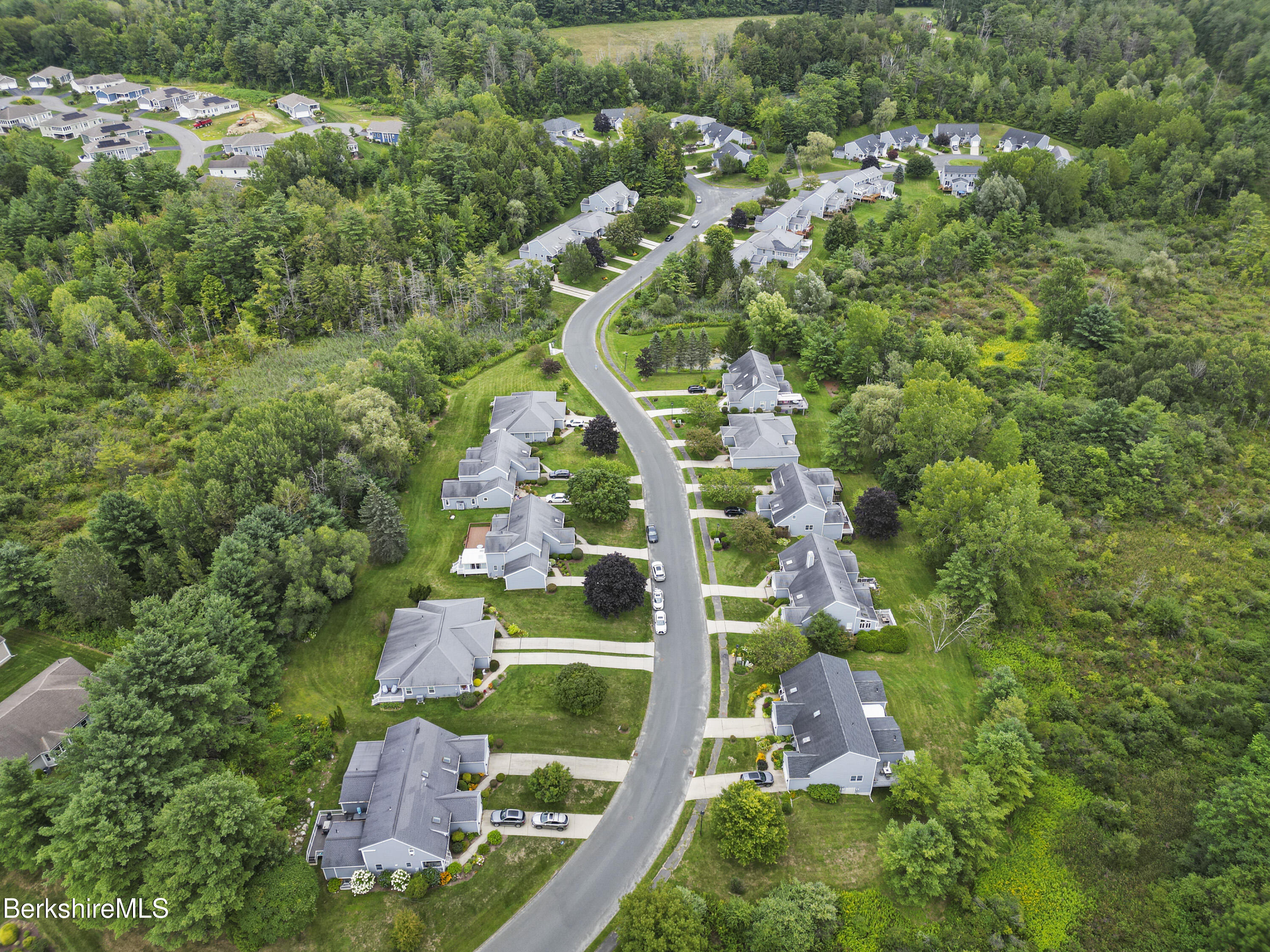 33 Walden Ln
