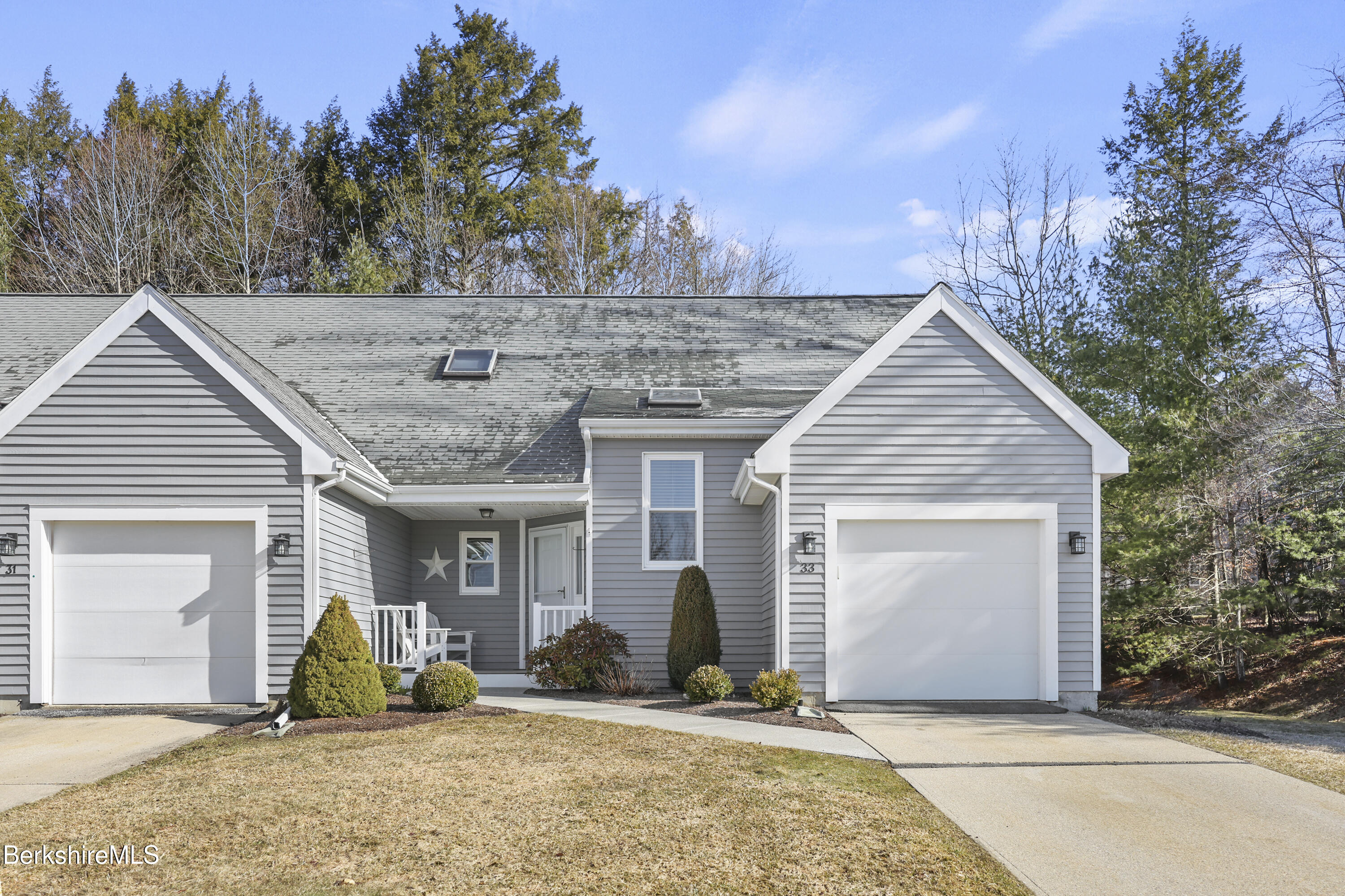 33 Walden Ln