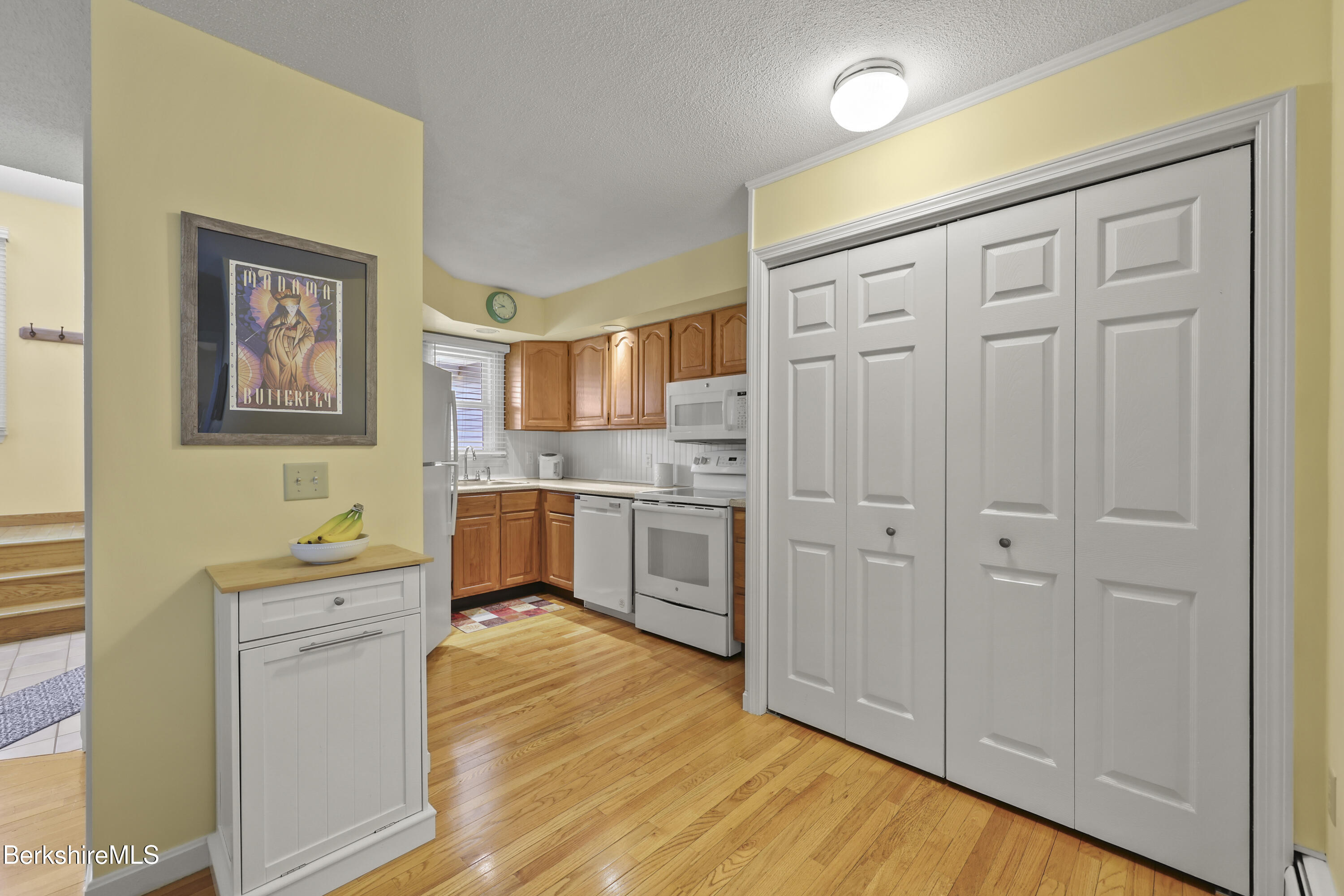 33 Walden Ln