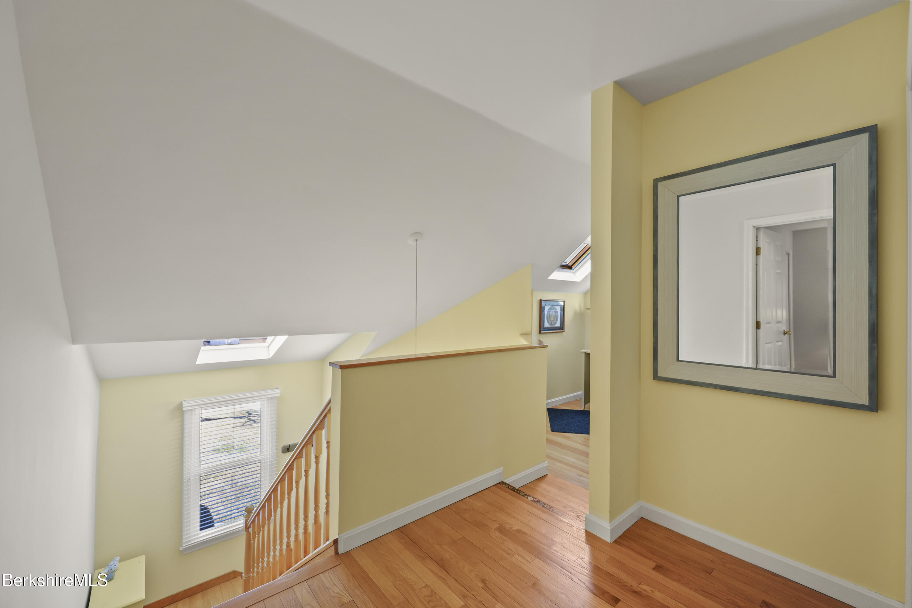 33 Walden Ln