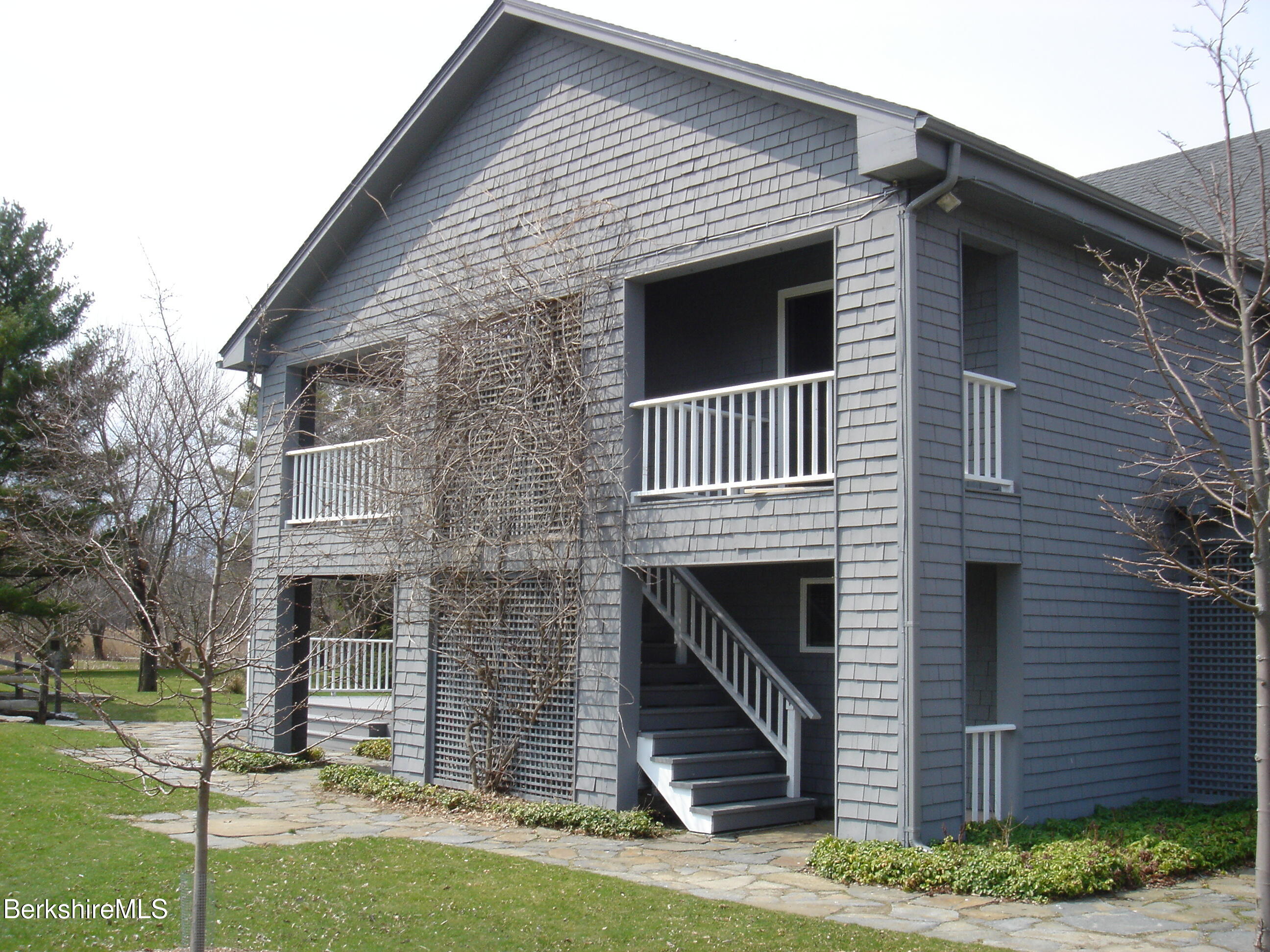 2 Wallace Rd 2E