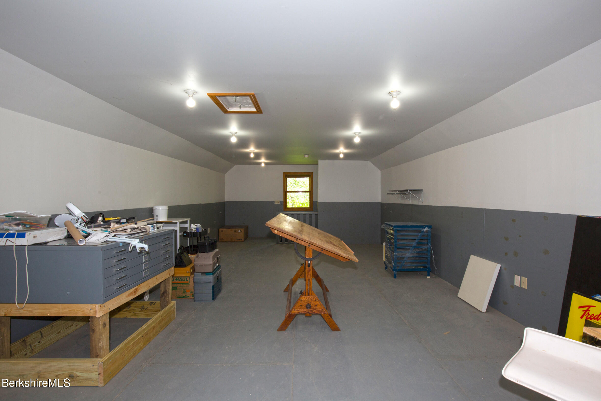 222 Brough Rd