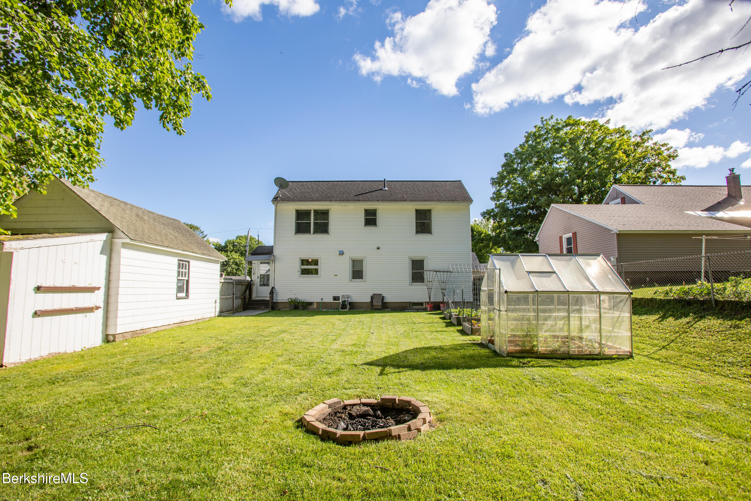 38 Velma Ave