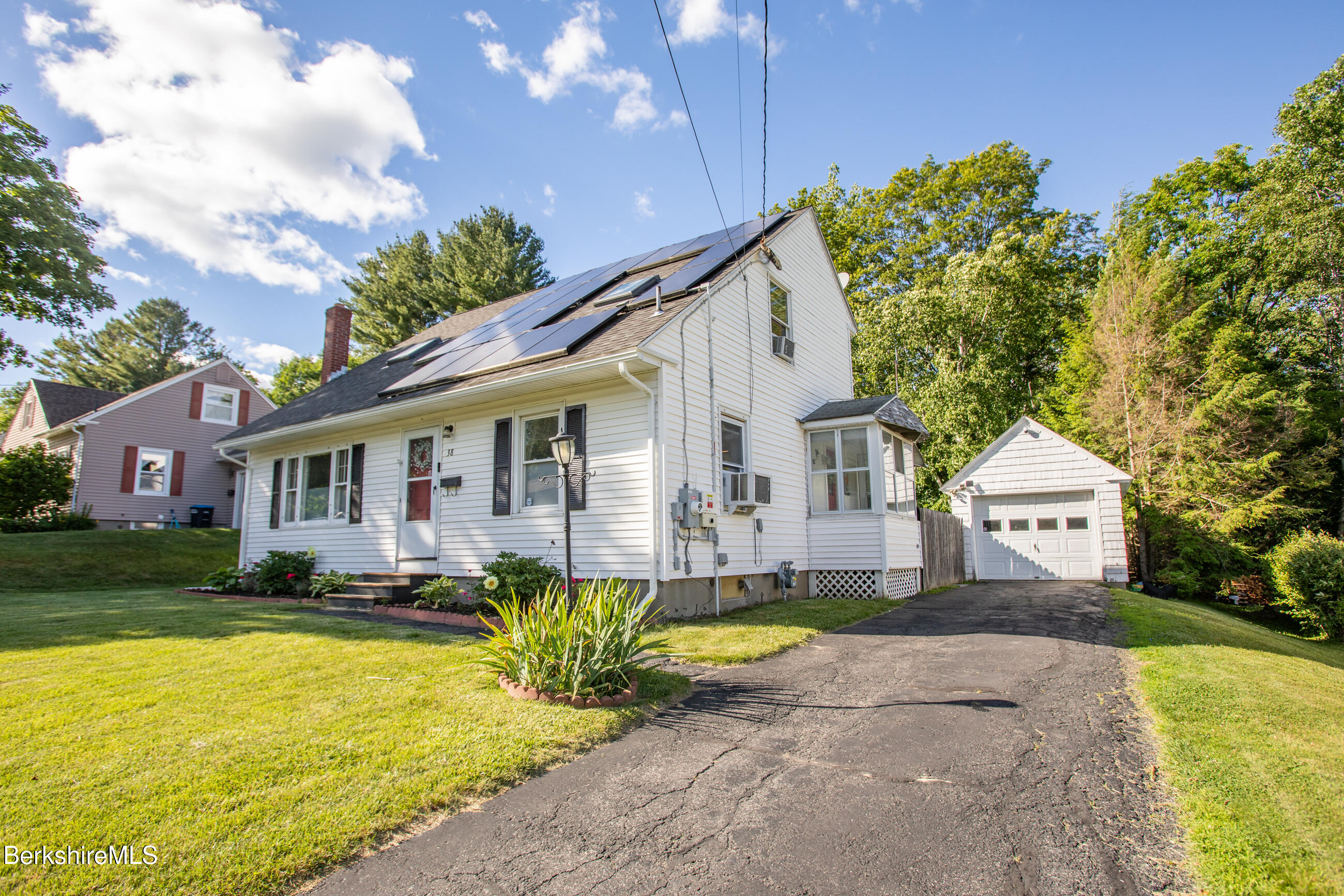 38 Velma Ave