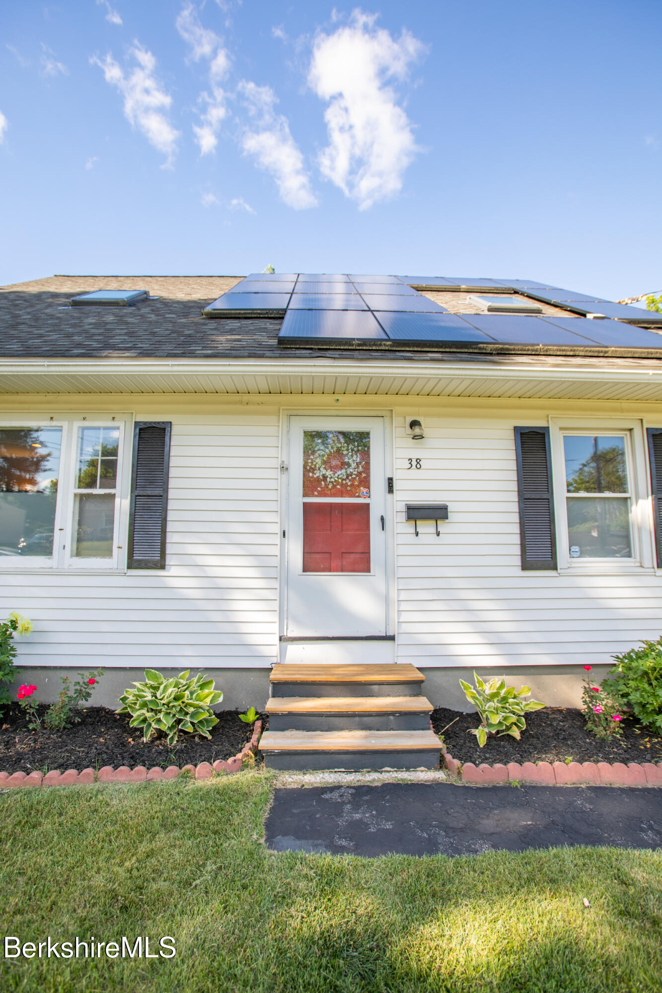 38 Velma Ave