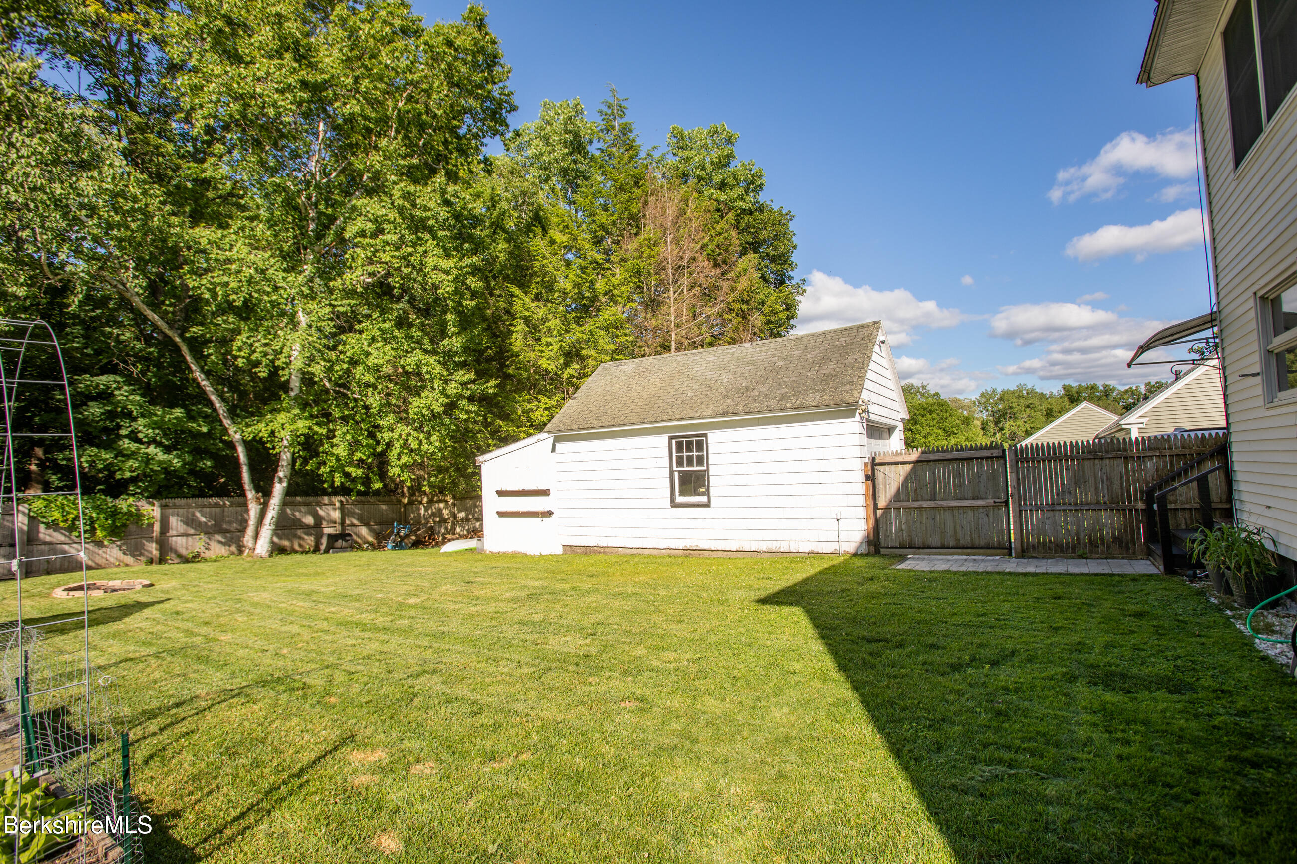 38 Velma Ave