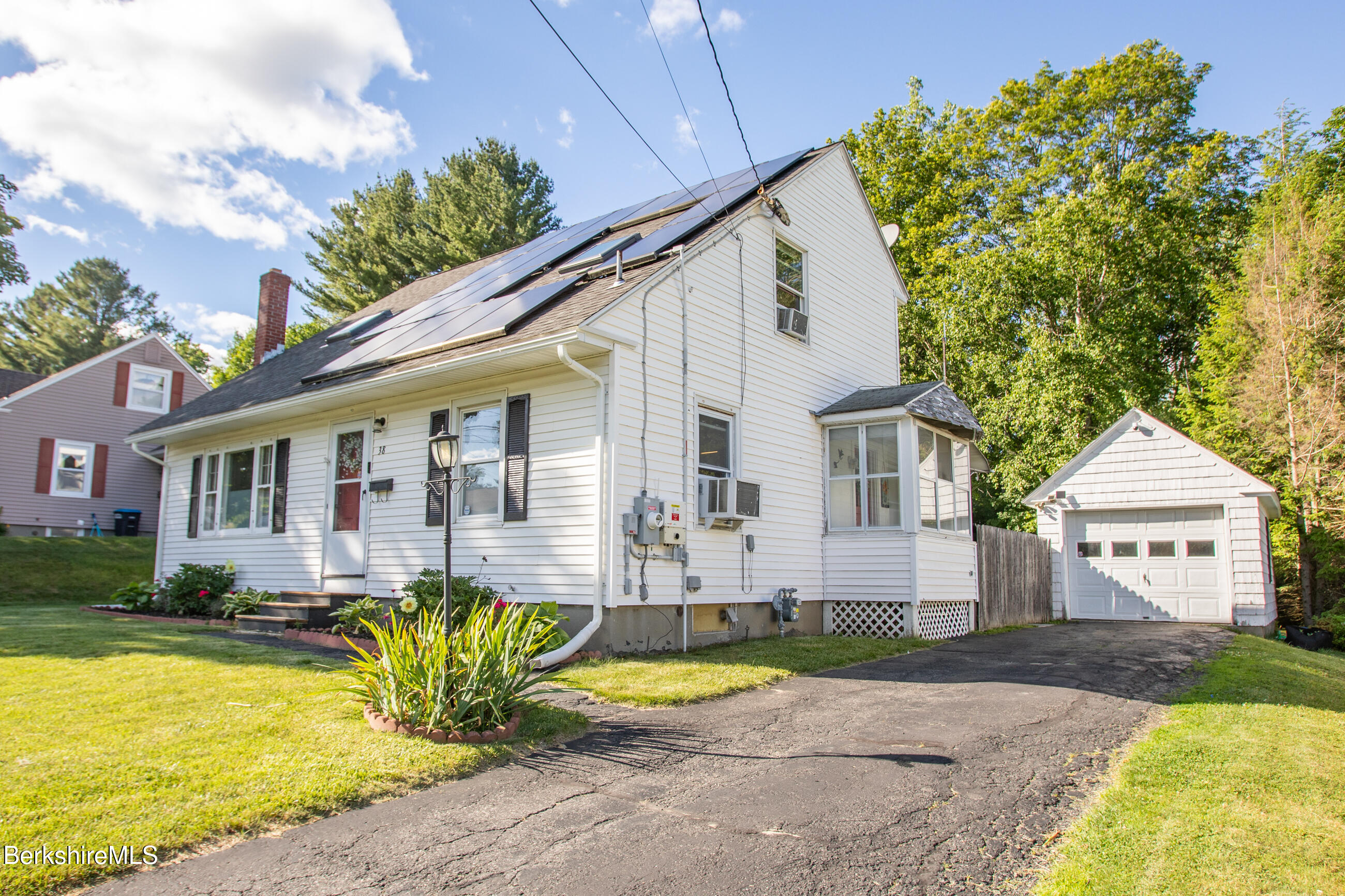 38 Velma Ave