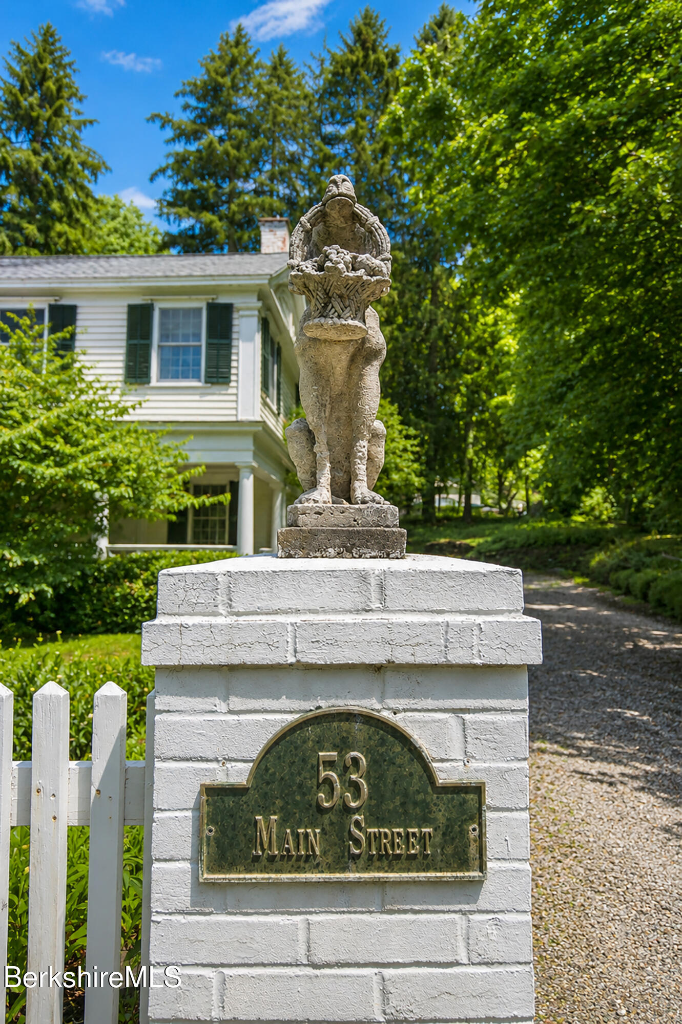 53 Main St
