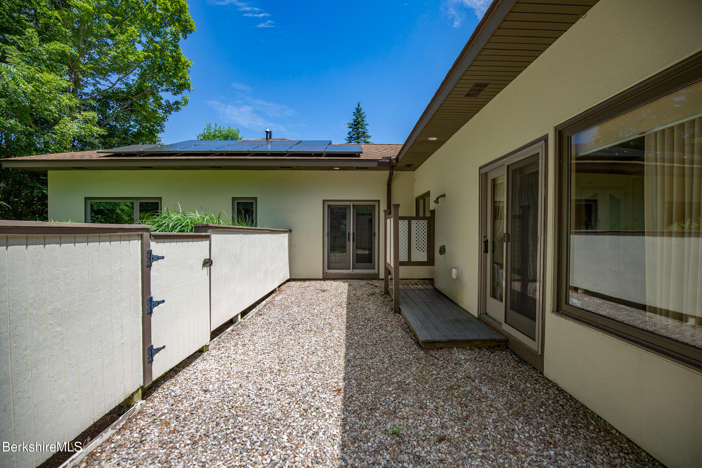 14 Fairway Dr