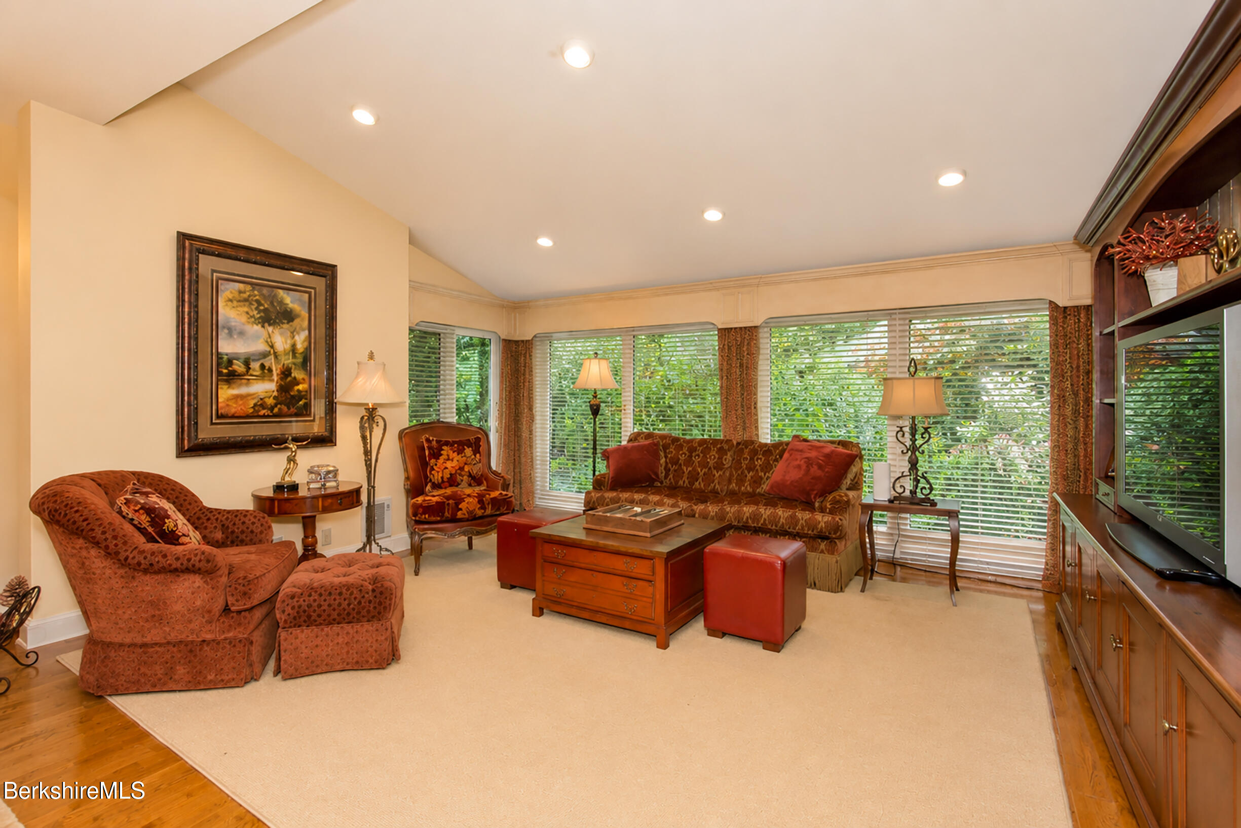 14 Fairway Dr