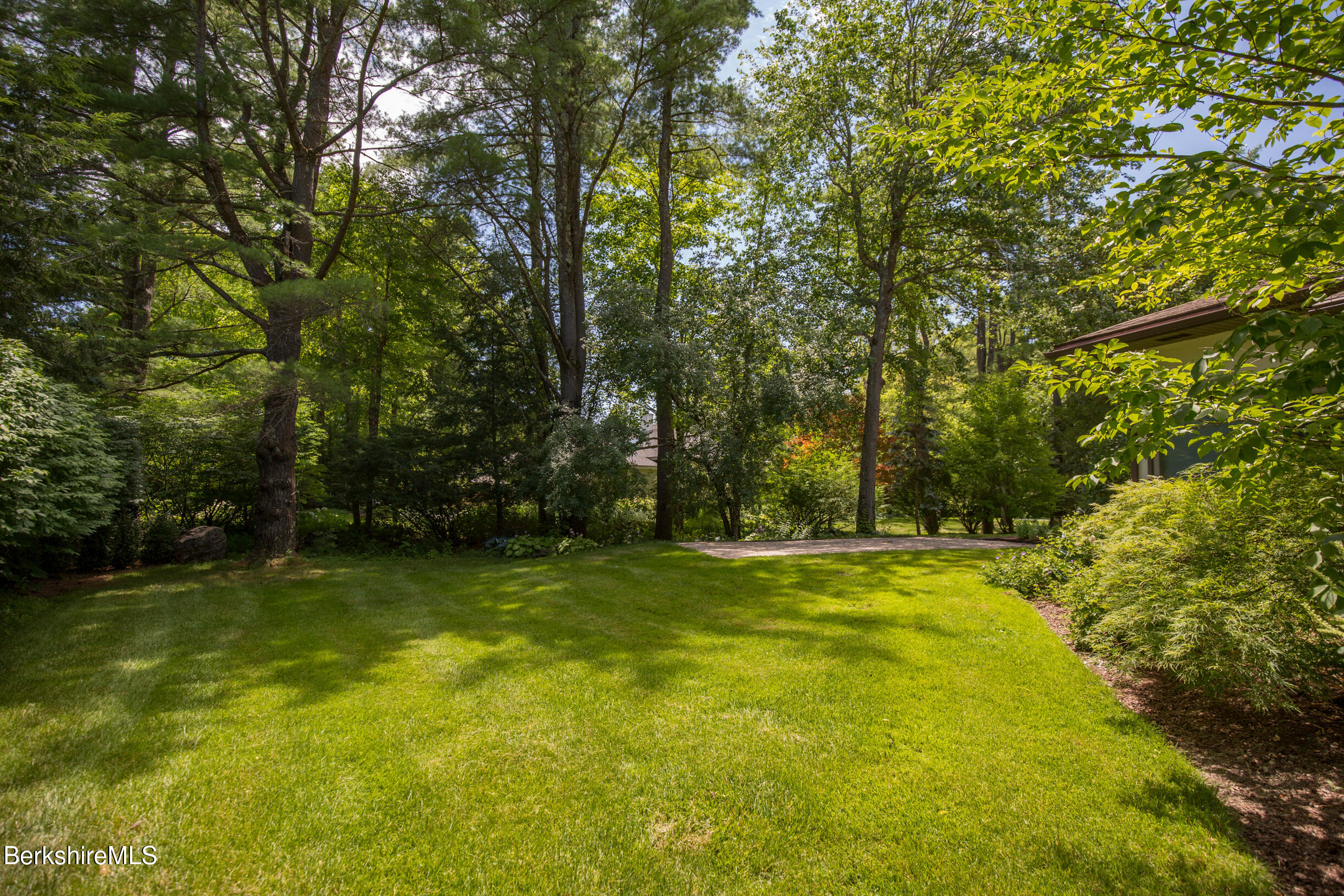 14 Fairway Dr