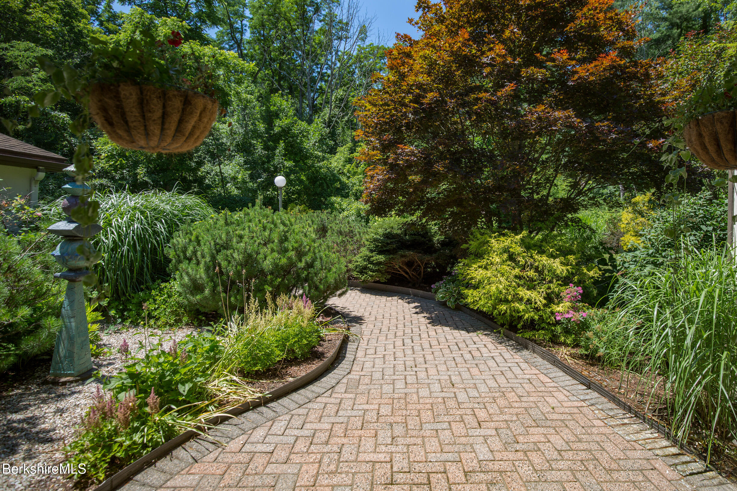 14 Fairway Dr