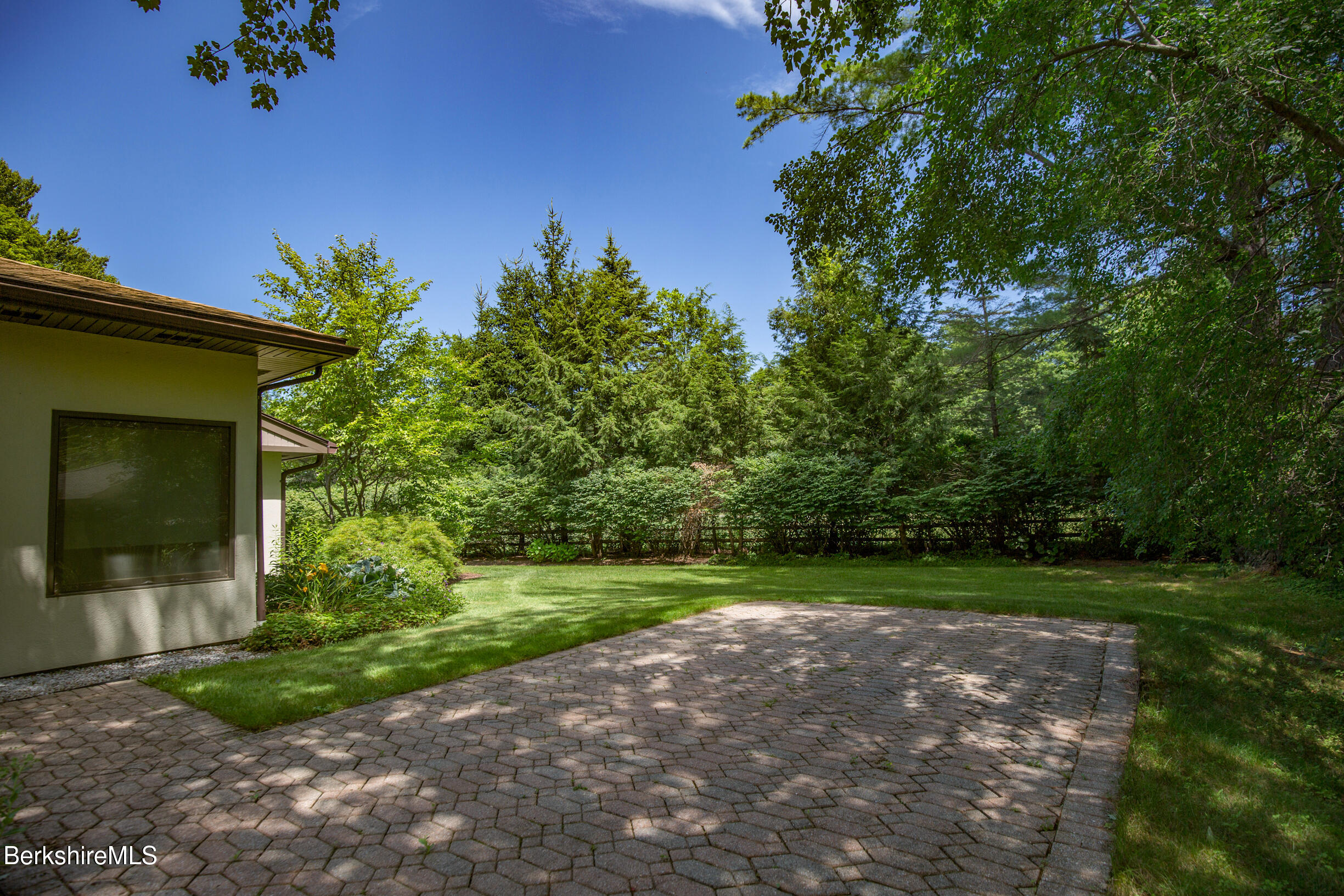 14 Fairway Dr