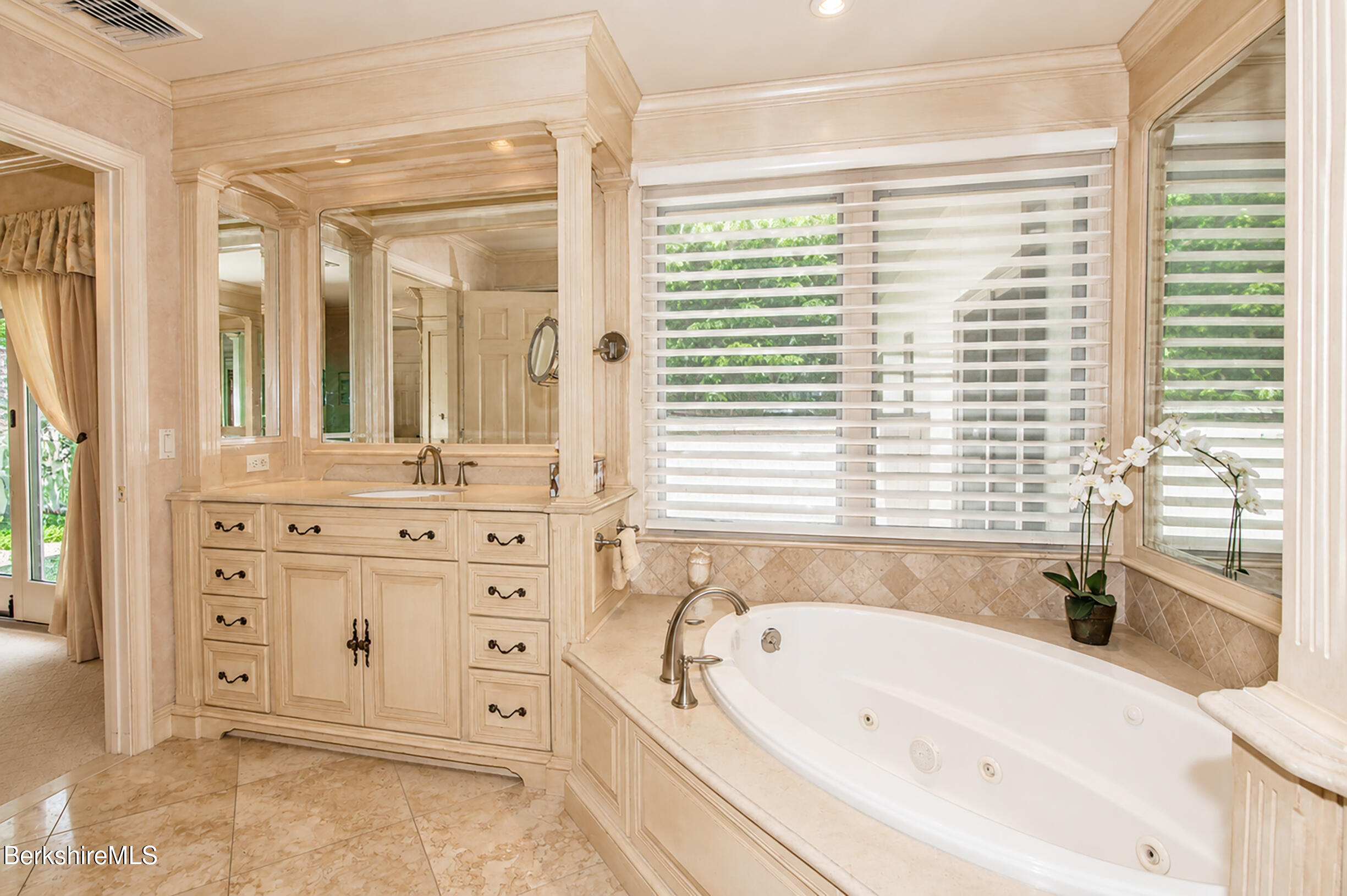 14 Fairway Dr